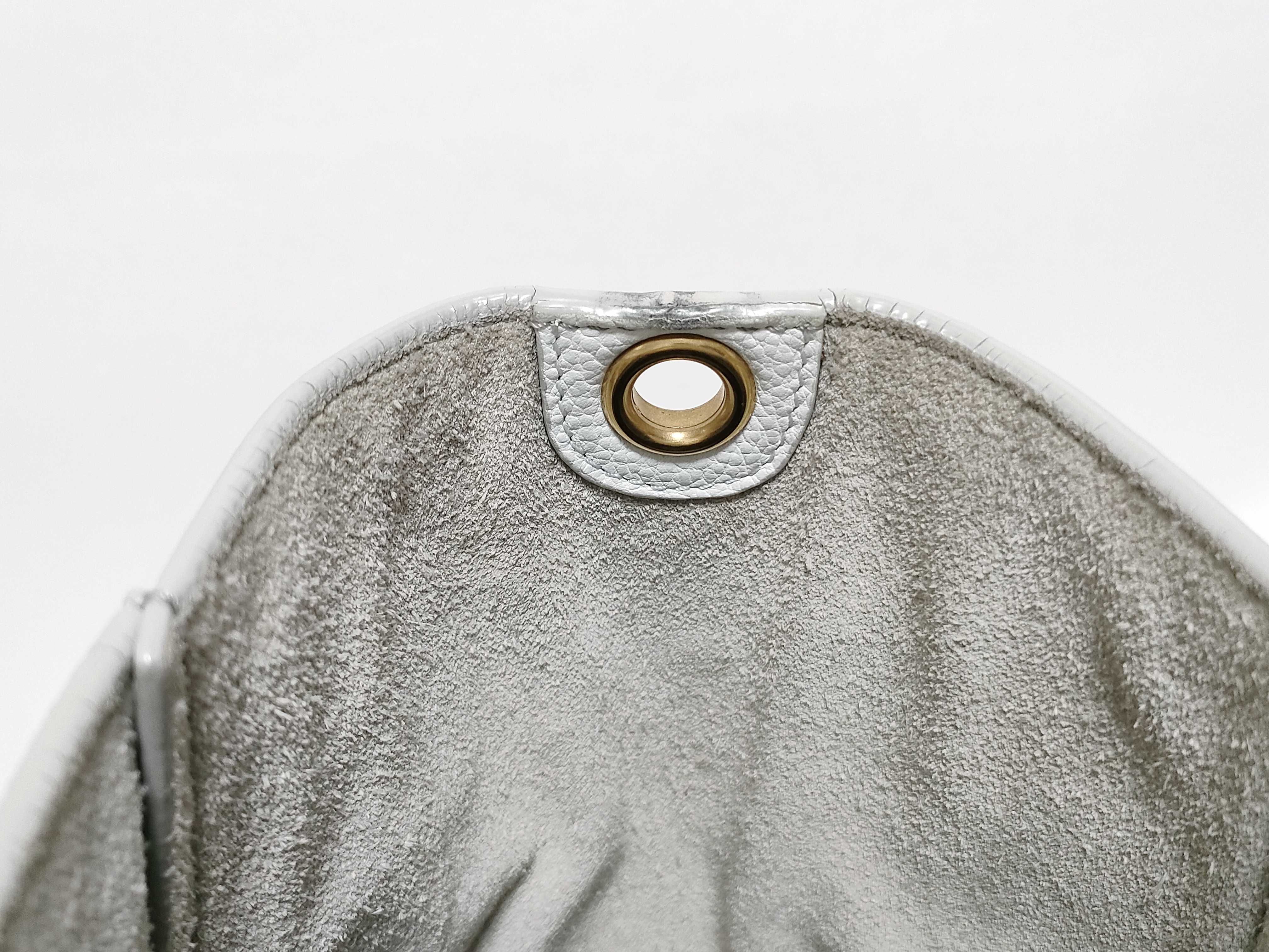 Sangle Bucket Leather Shoulder Bag White Shoulder Bag — view 8