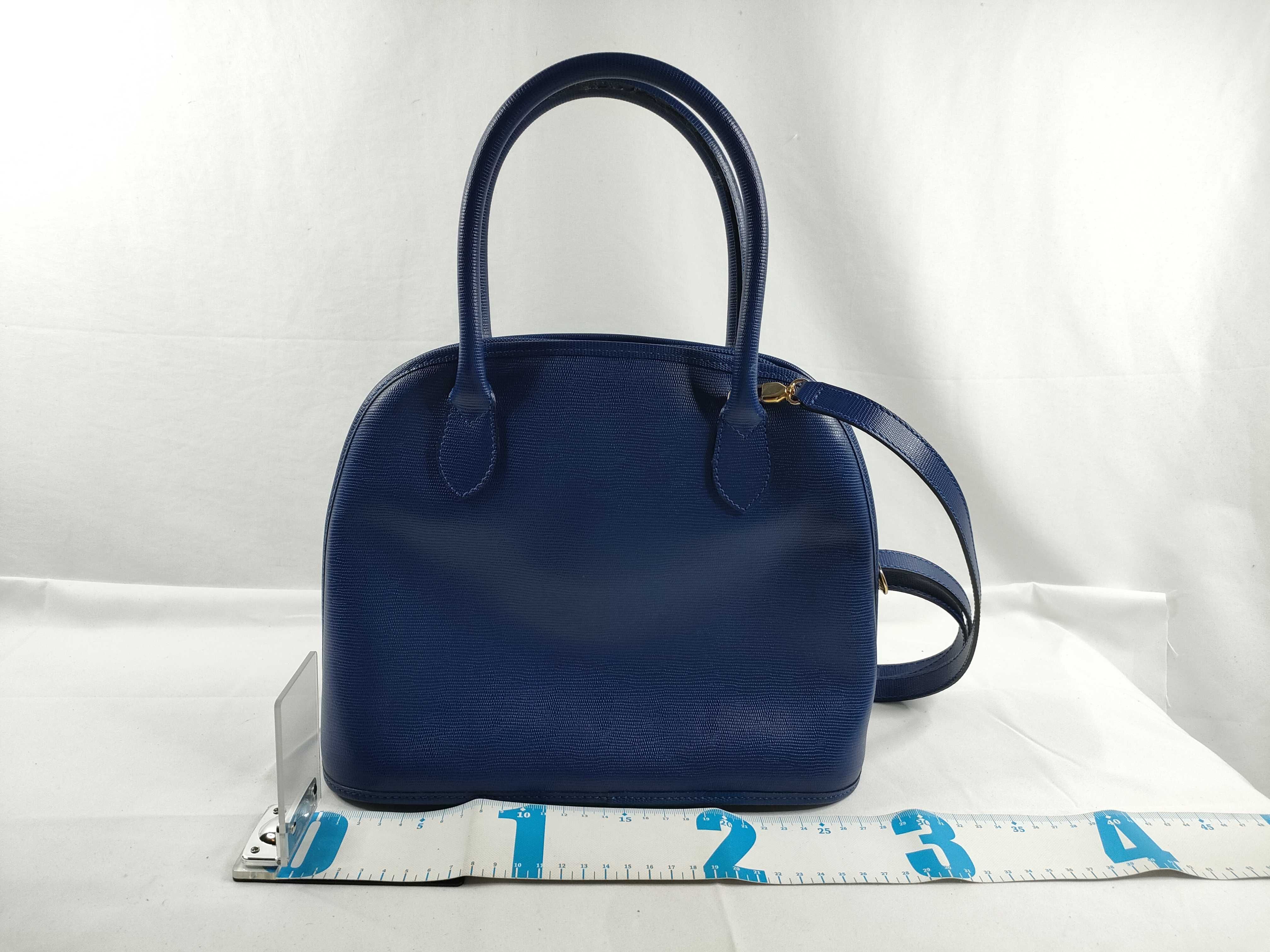 Circle Handbag 2-way Handbag — view 2