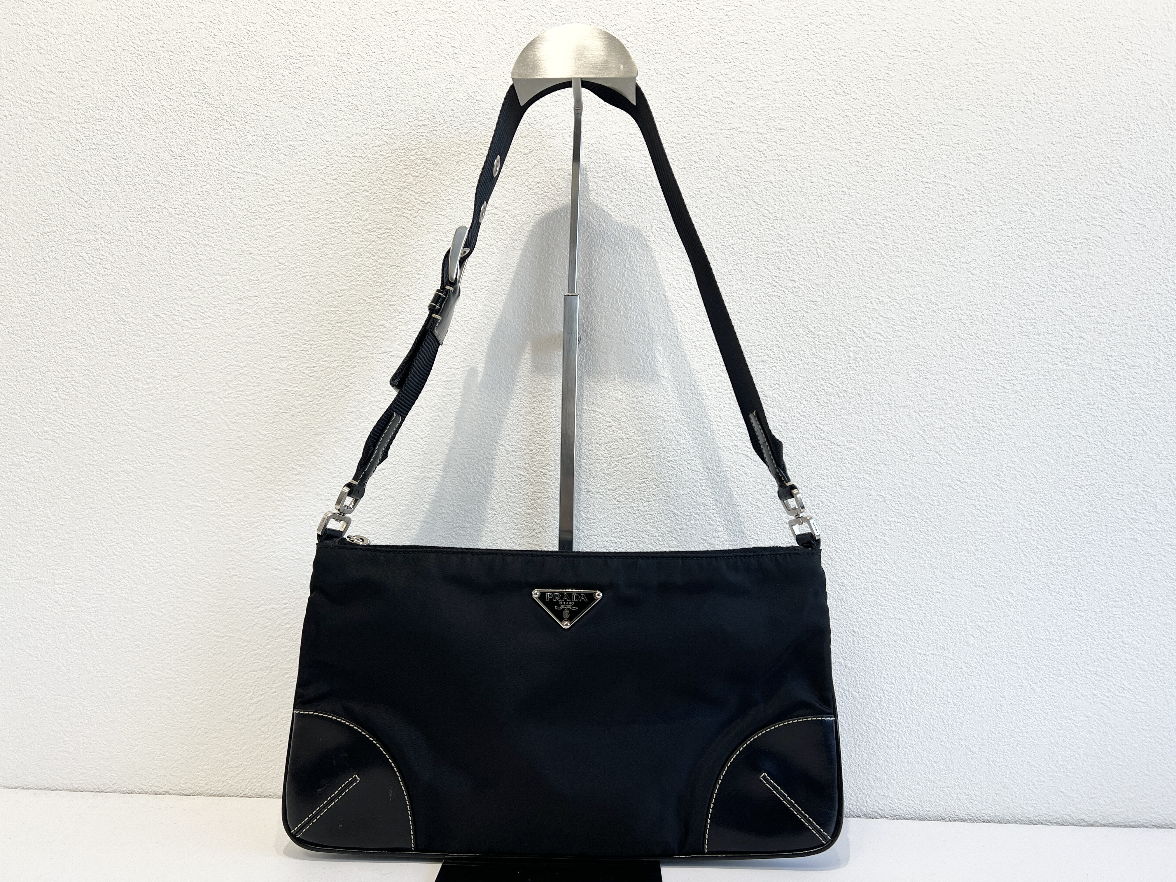 Triangle Logo Nylon Leather Shoulder Bag One-Shoulder Bag — view 2