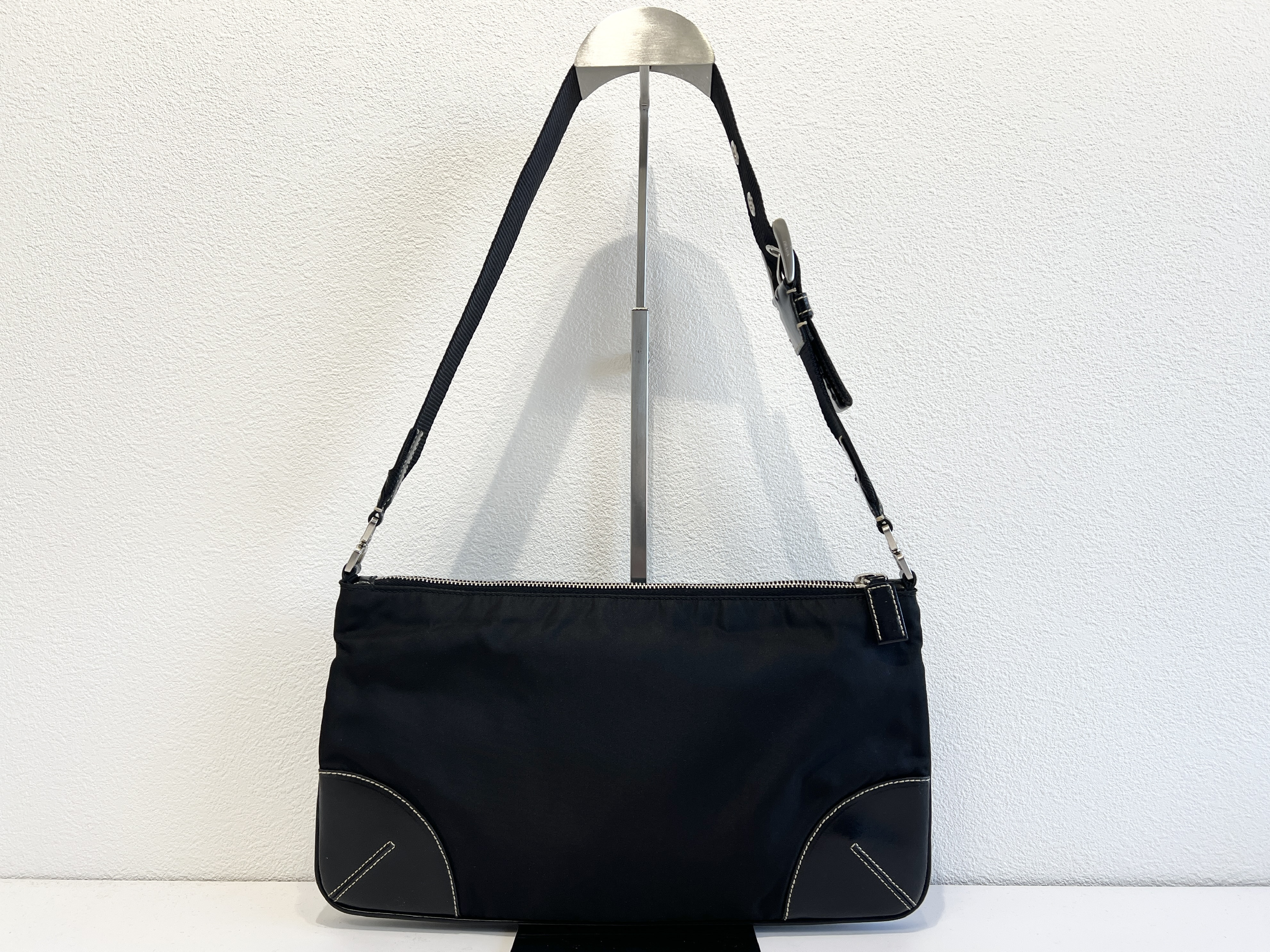 Triangle Logo Nylon Leather Shoulder Bag One-Shoulder Bag — view 3