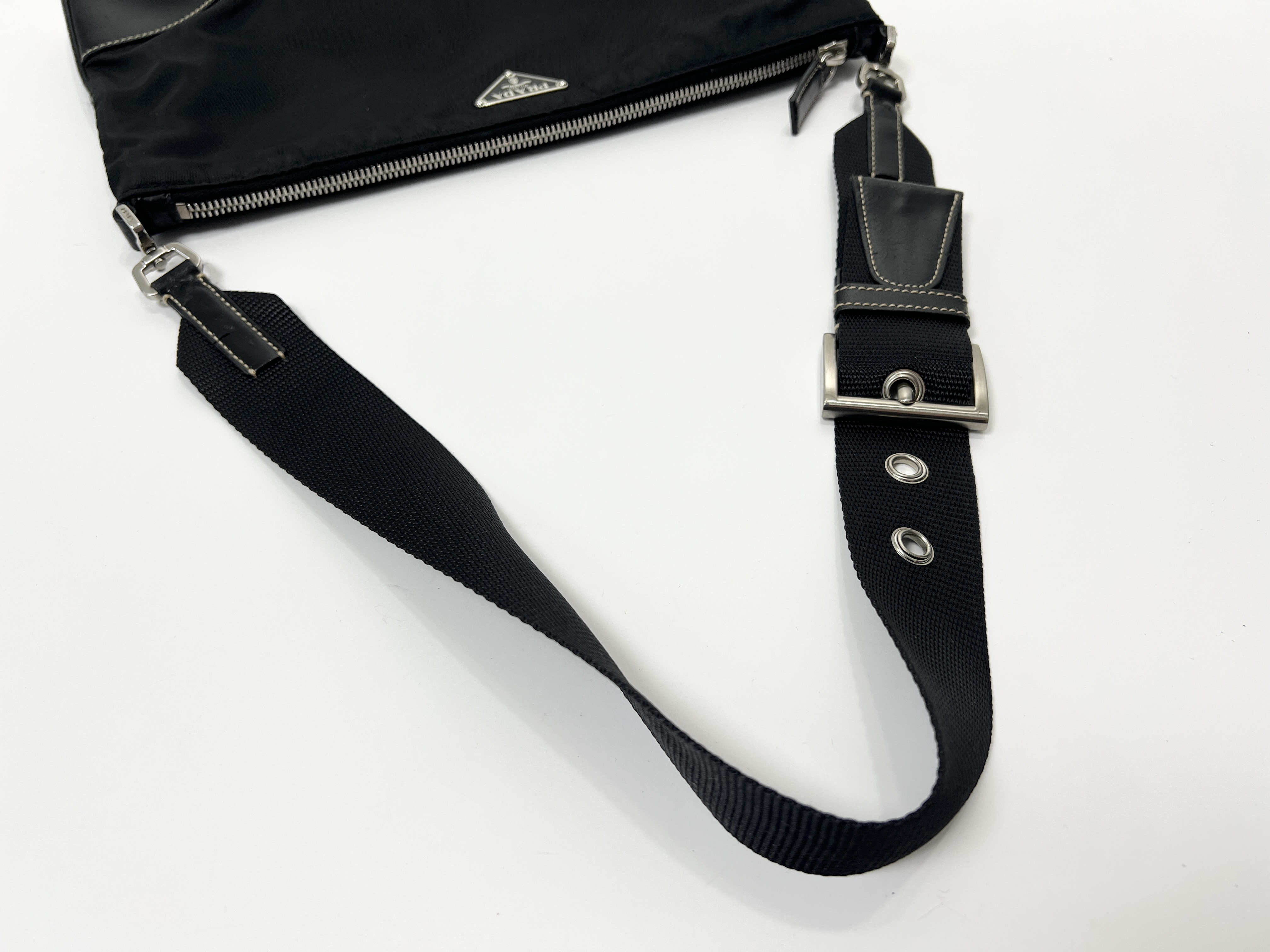 Triangle Logo Nylon Leather Shoulder Bag One-Shoulder Bag — view 4