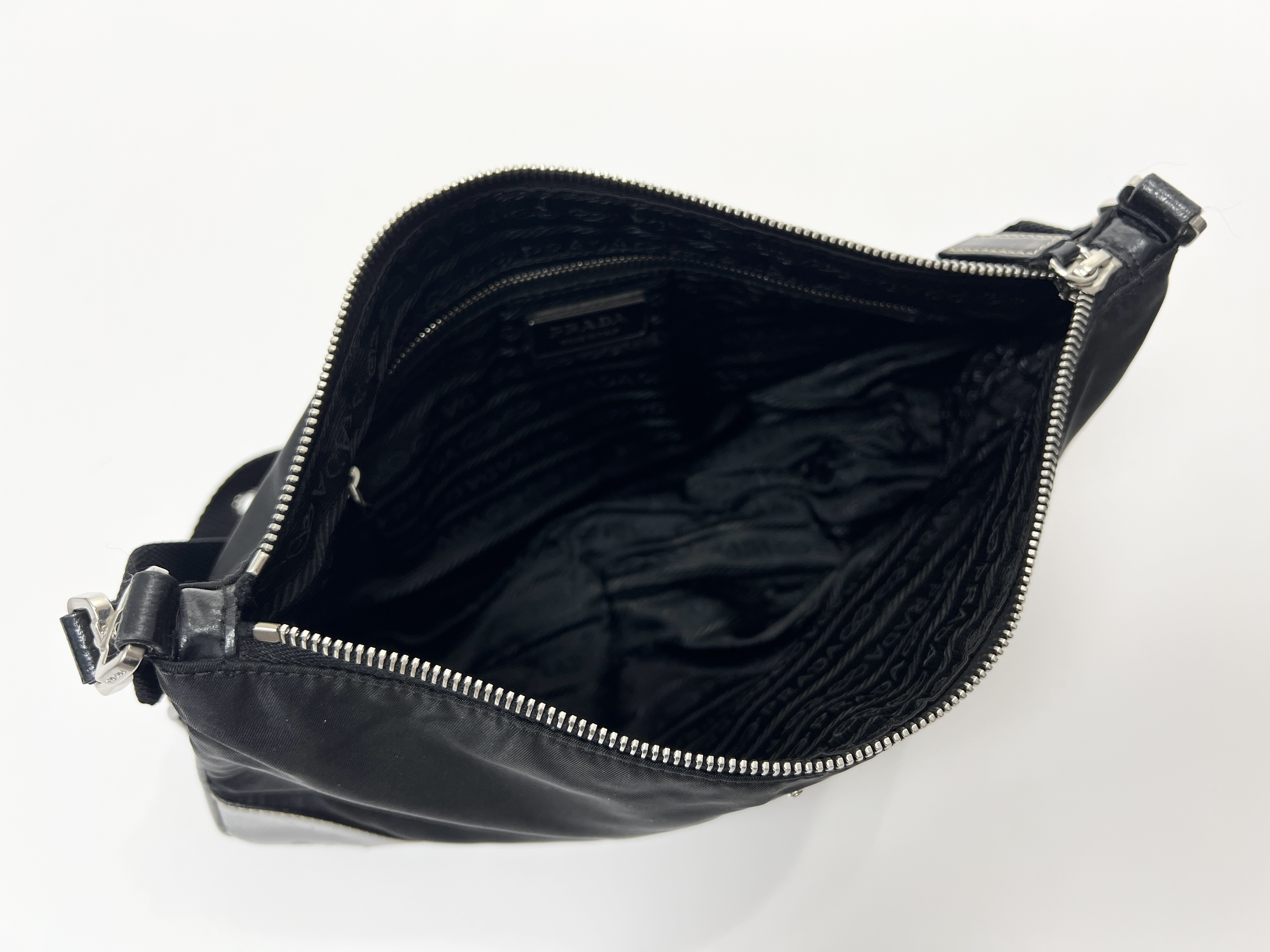 Triangle Logo Nylon Leather Shoulder Bag One-Shoulder Bag — view 5