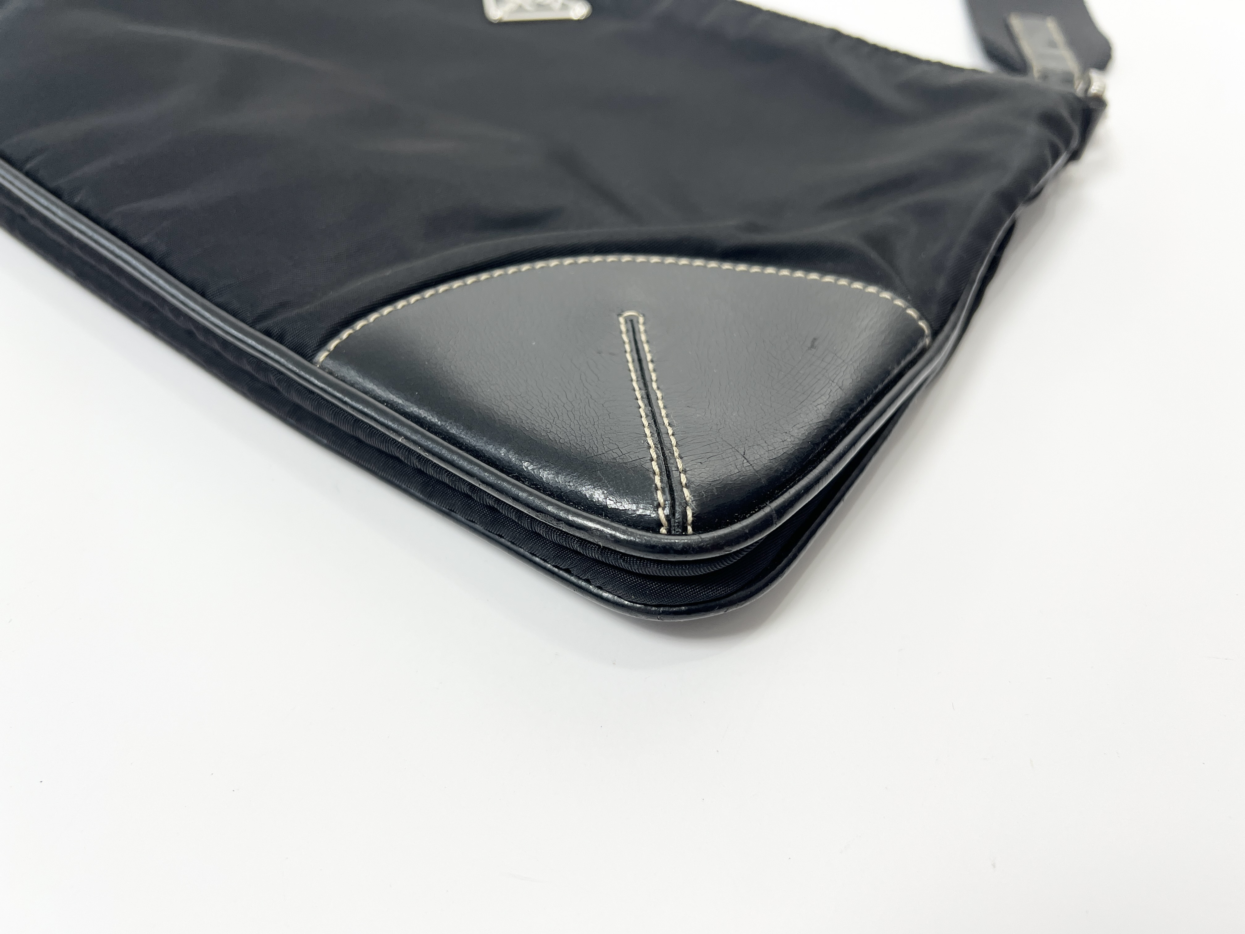 Triangle Logo Nylon Leather Shoulder Bag One-Shoulder Bag — view 10