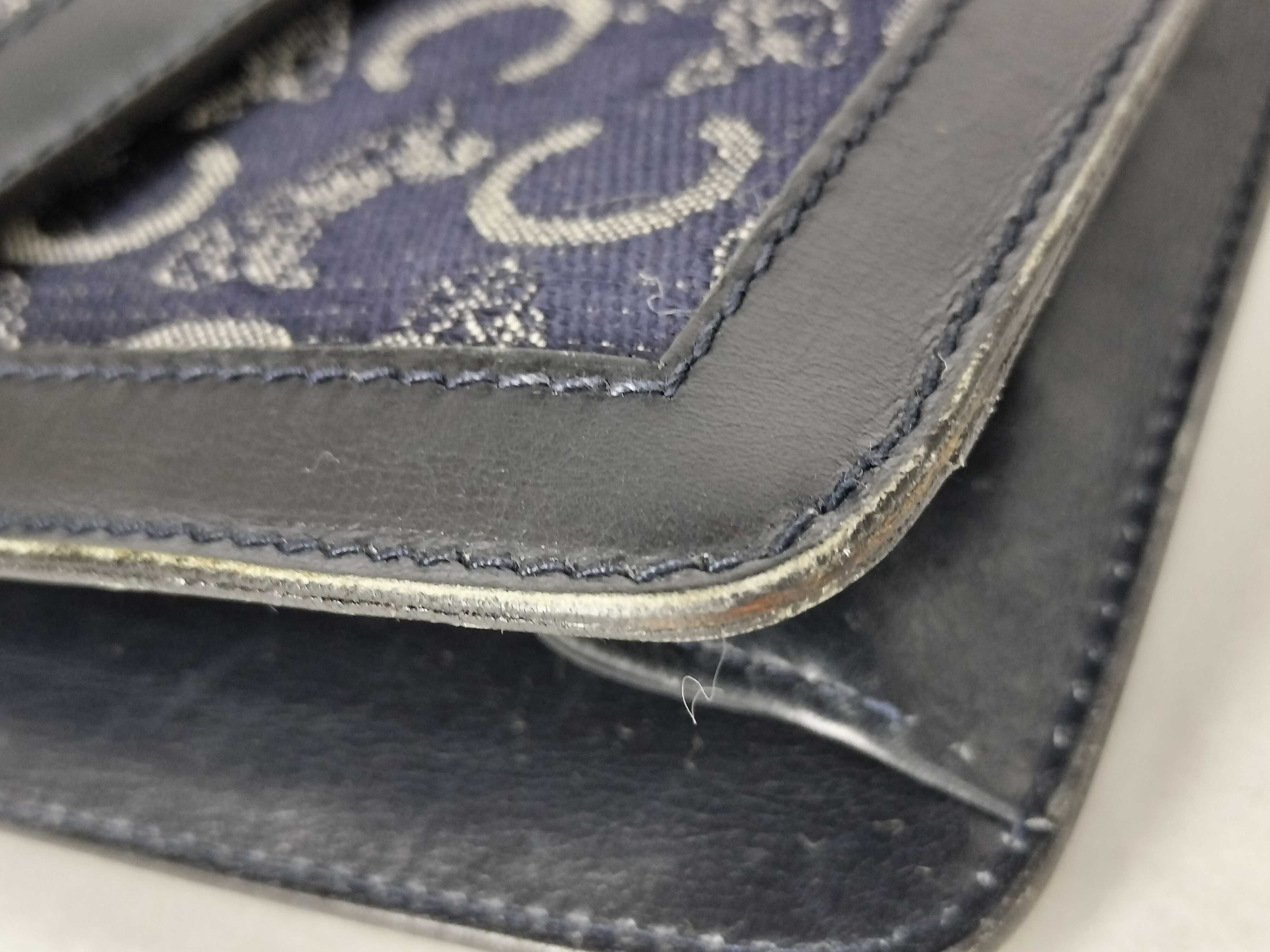 clutch bag — view 3