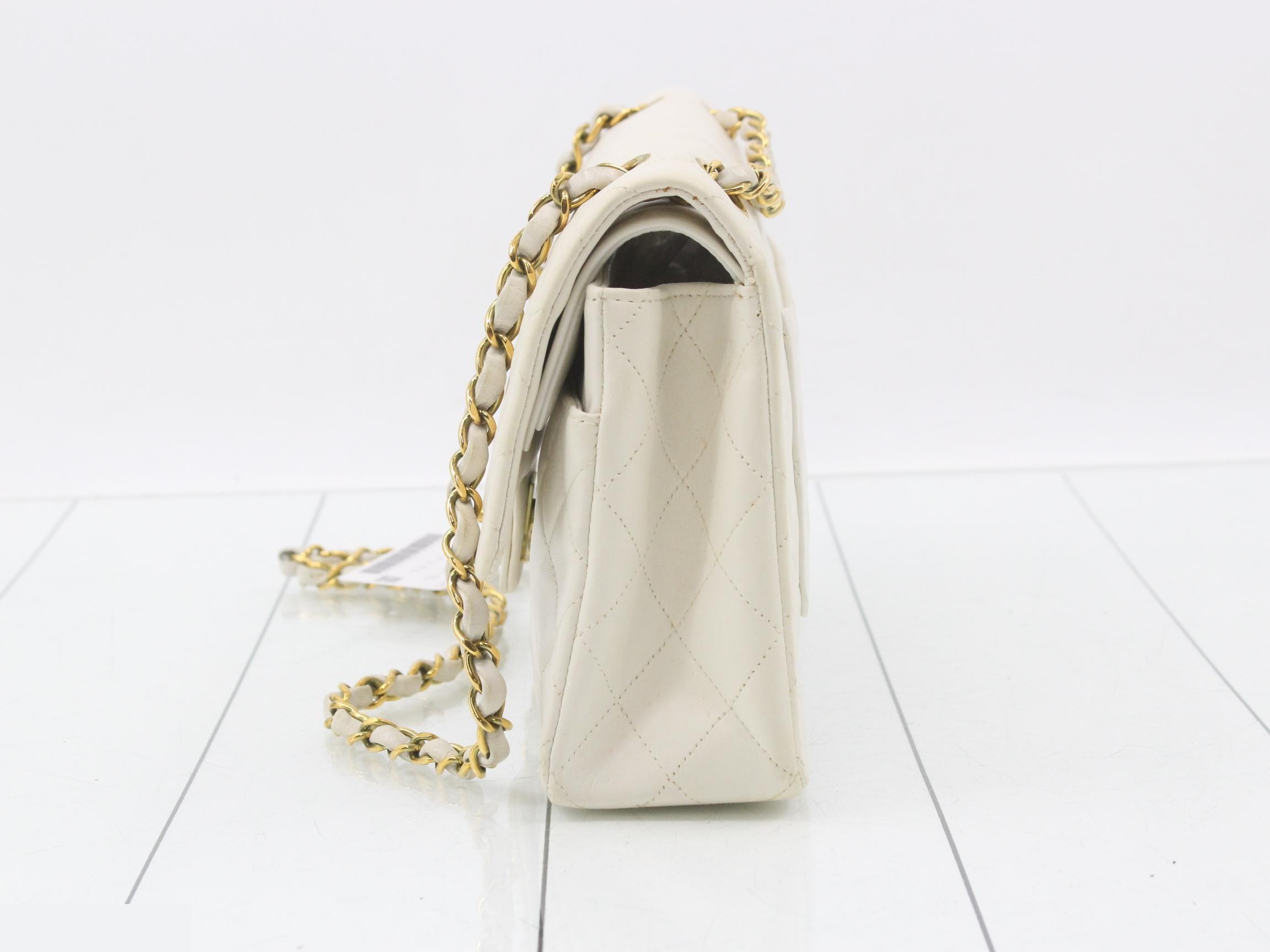 Matelassé 25 Lambskin Double Flap Double Chain Shoulder Bag — view 3