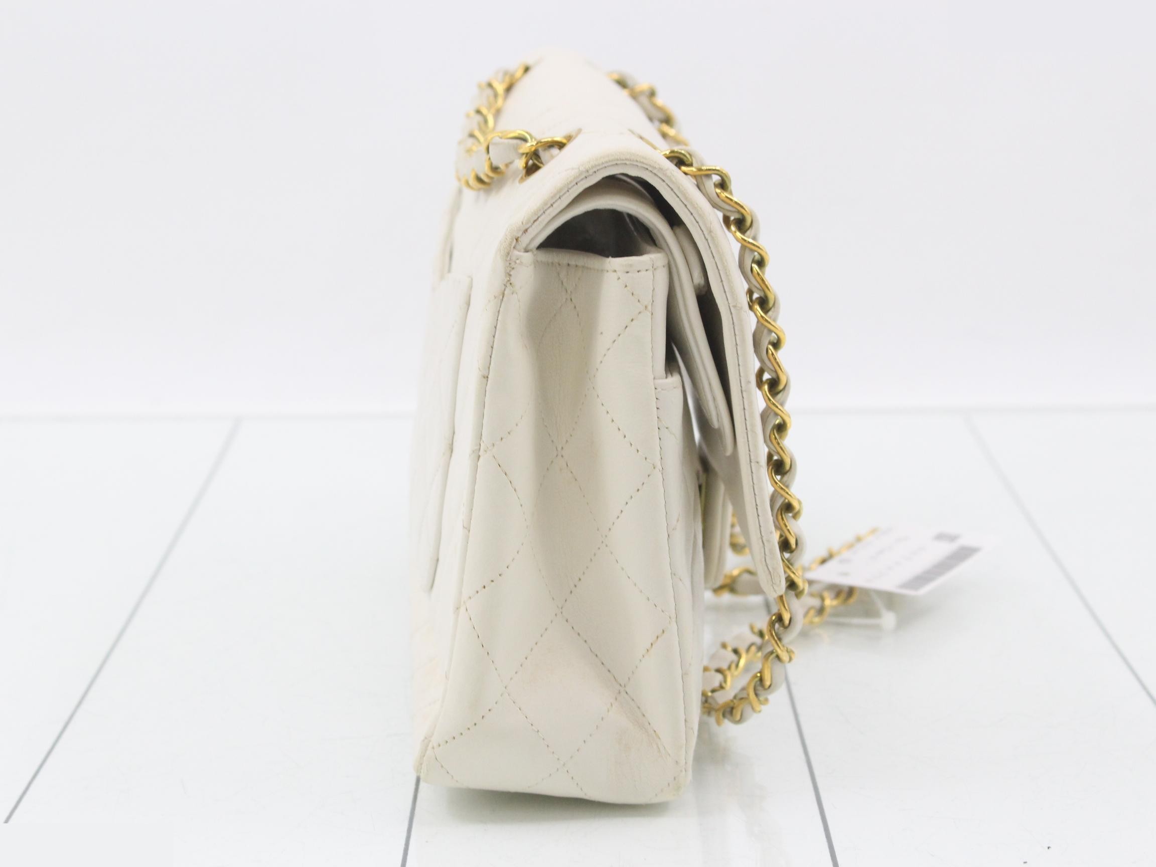 Matelassé 25 Lambskin Double Flap Double Chain Shoulder Bag — view 4