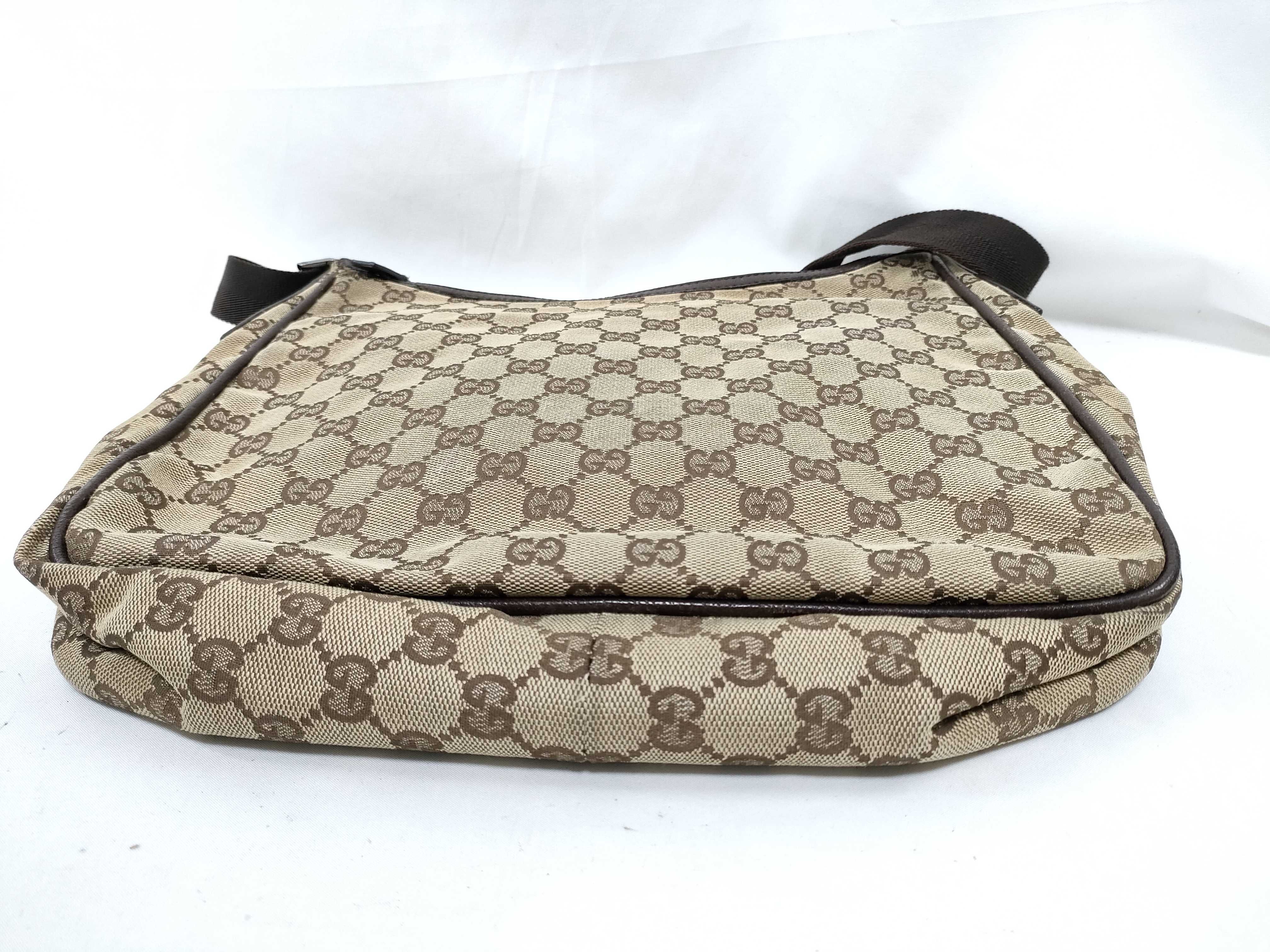 GG Canvas Shoulder Bag — view 3