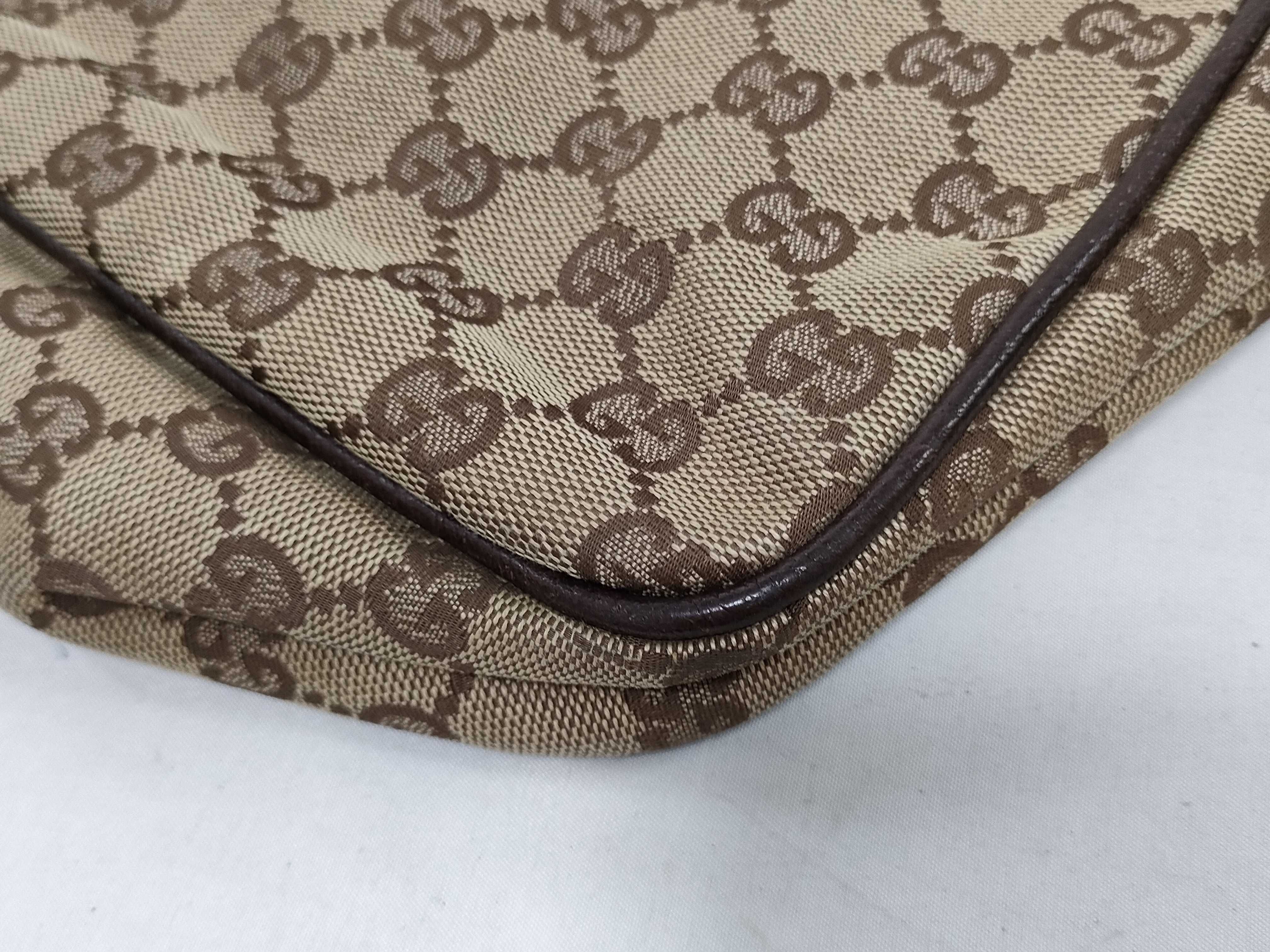 GG Canvas Shoulder Bag — view 4