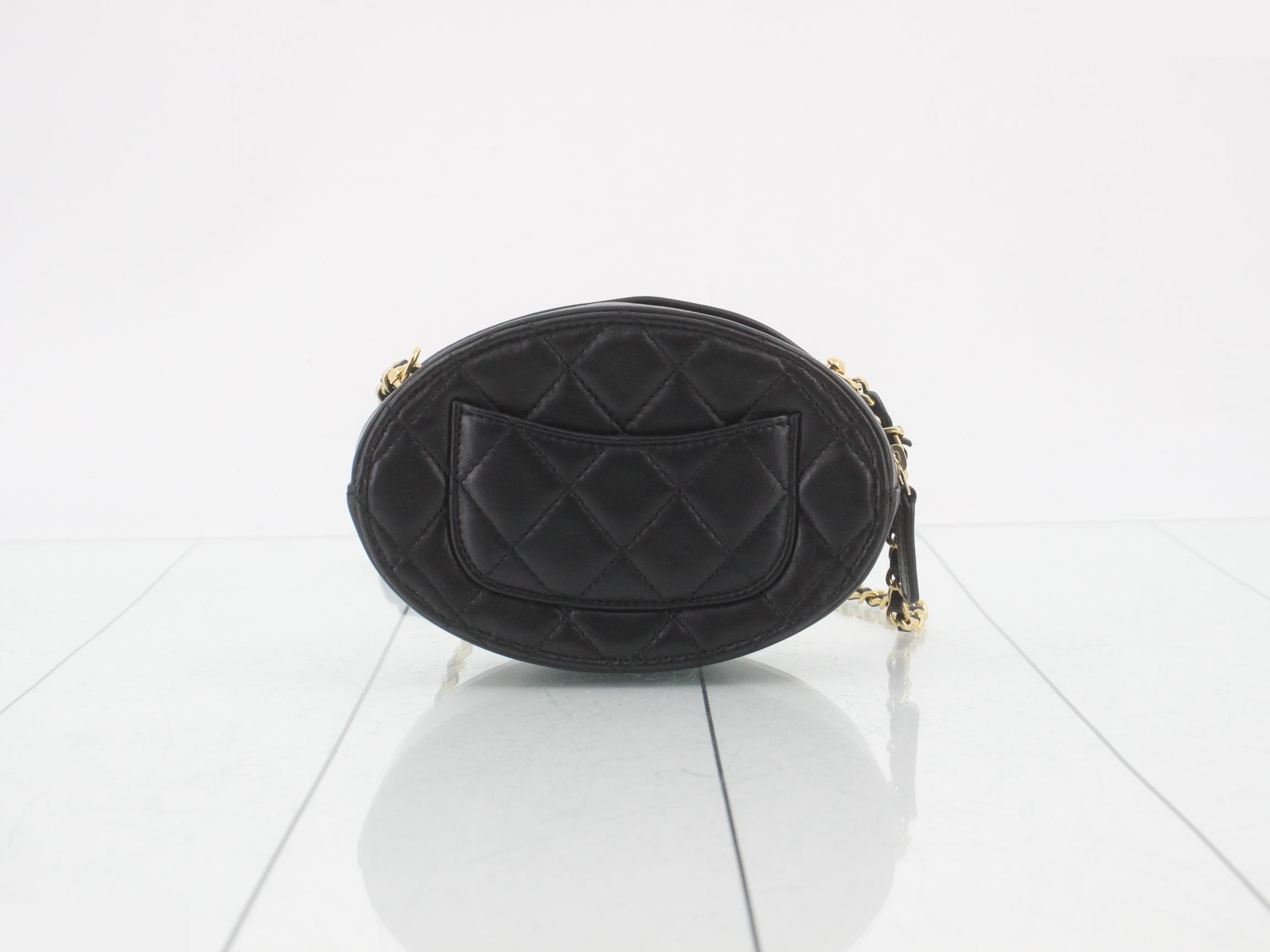Leather logo plate chain shoulder bag — view 2