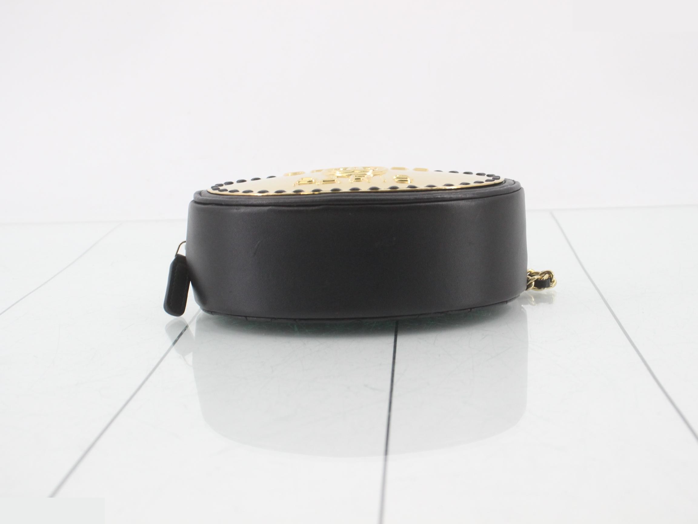 Leather logo plate chain shoulder bag — view 3