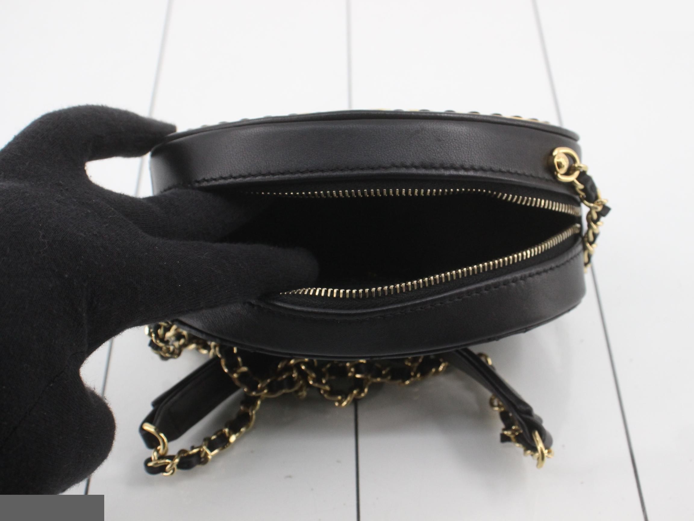 Leather logo plate chain shoulder bag — view 4