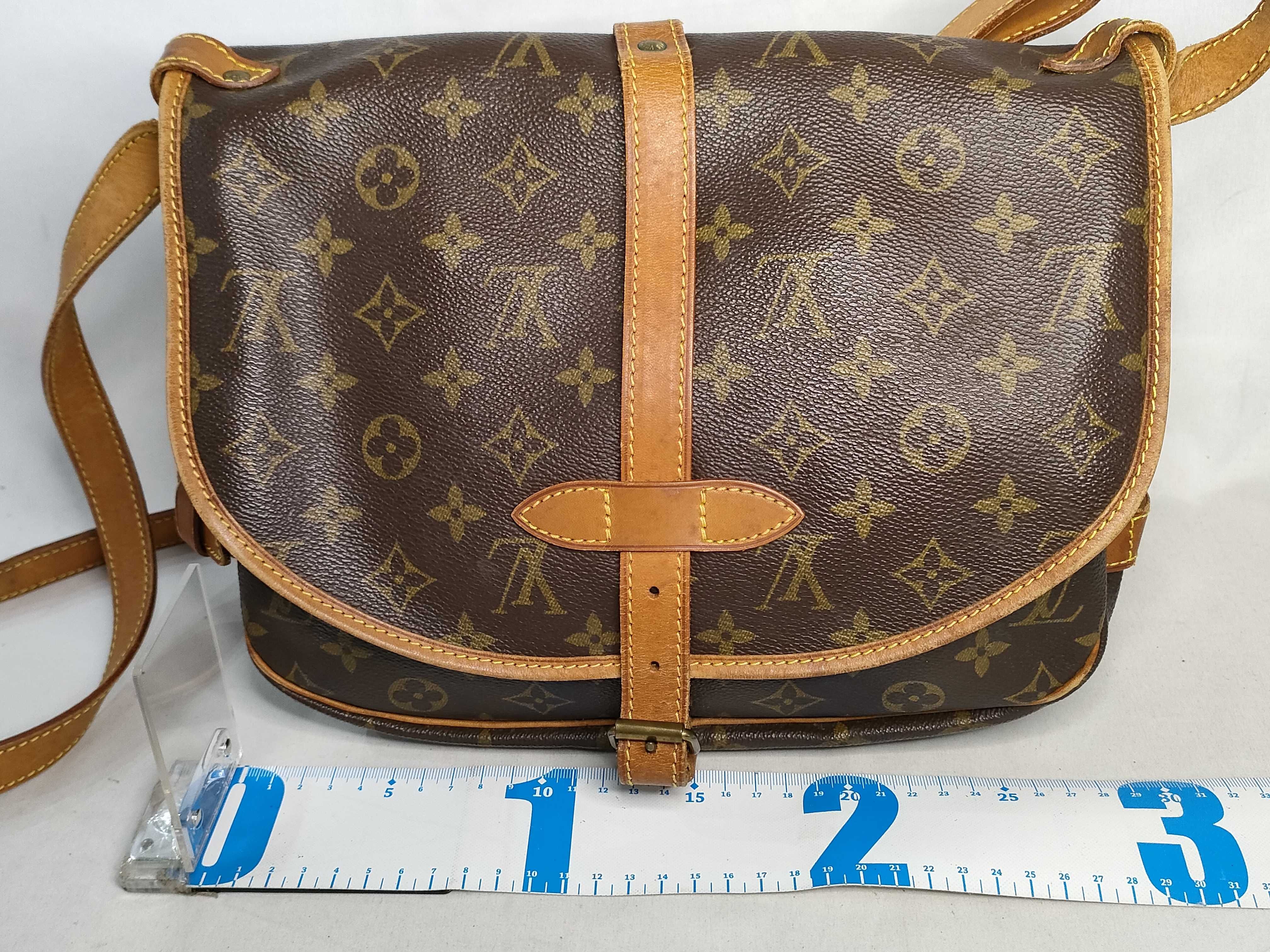 Monogram Saumur 30 Monogram M42256 Shoulder Bag — view 2