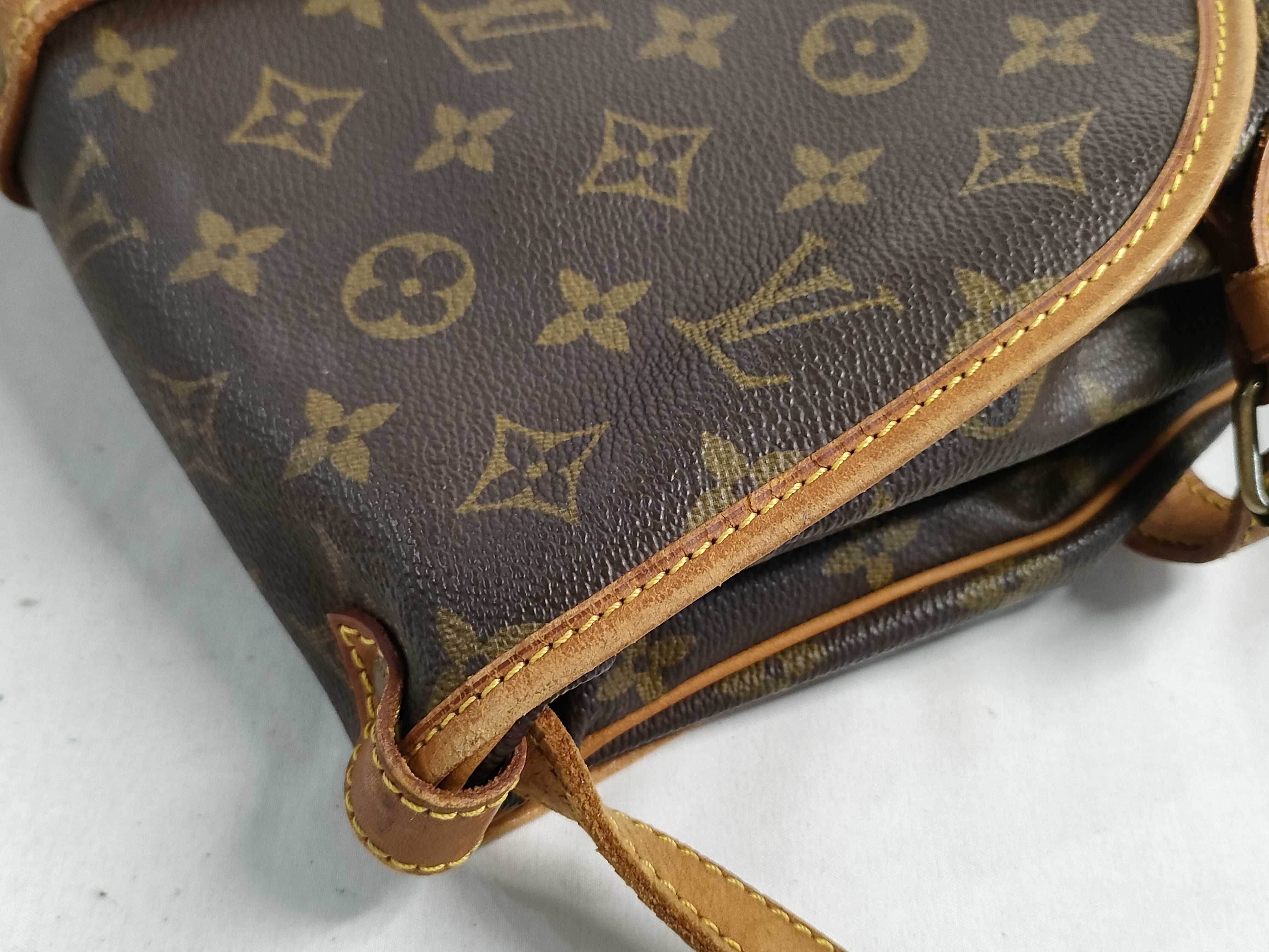 Monogram Saumur 30 Monogram M42256 Shoulder Bag — view 13