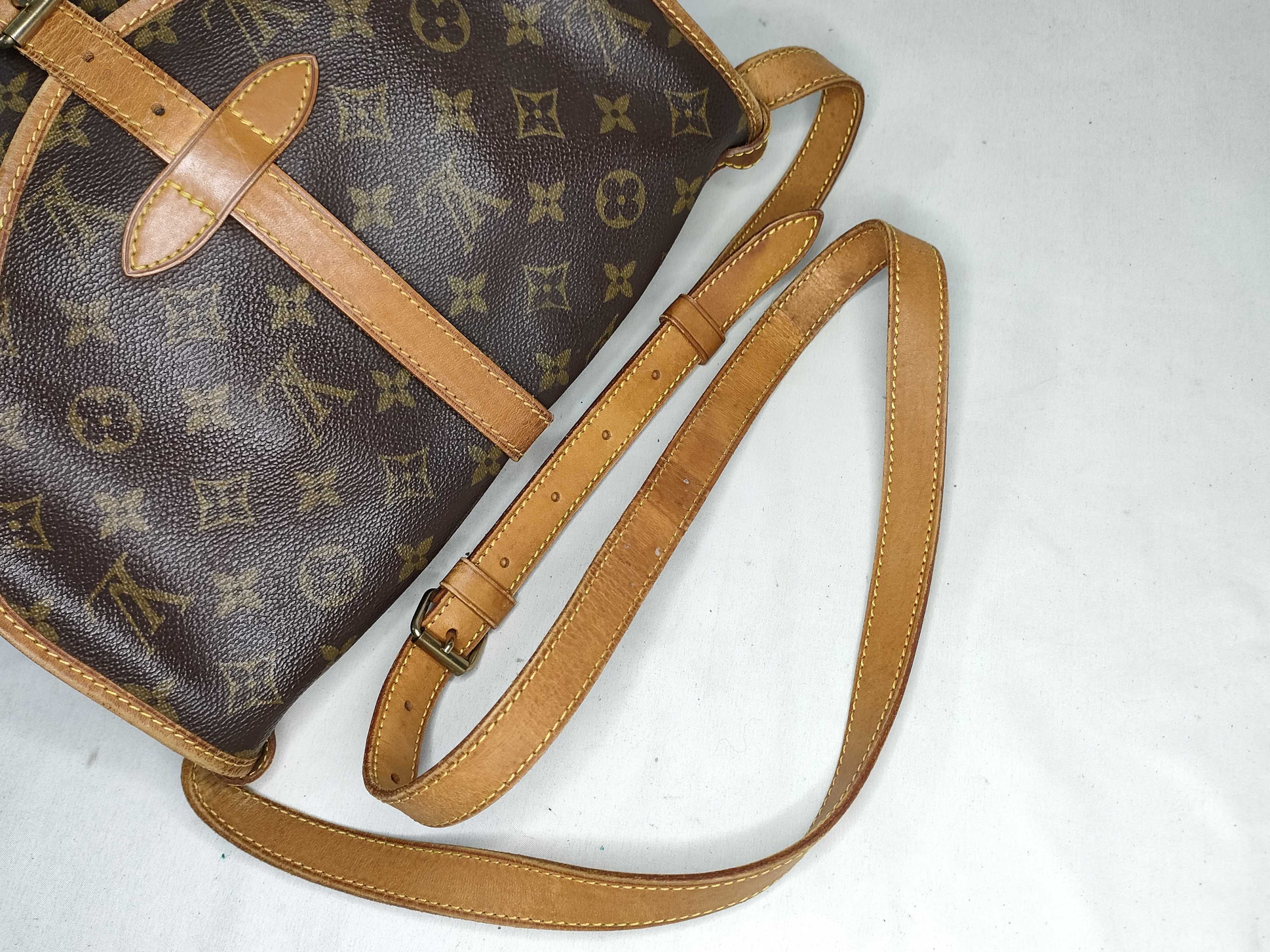 Monogram Saumur 30 Monogram M42256 Shoulder Bag — view 3