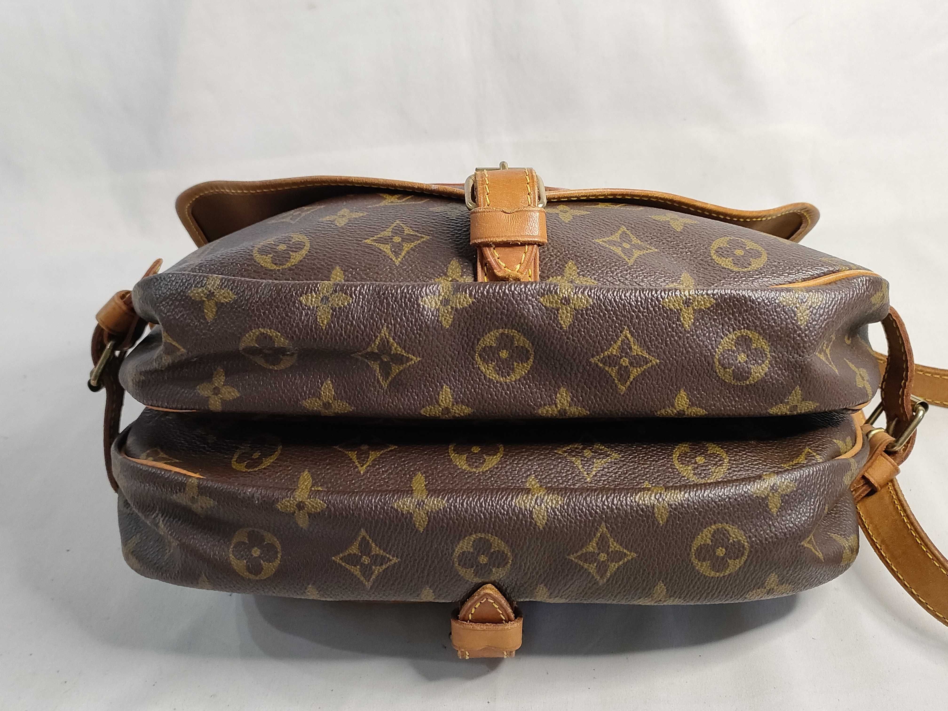 Monogram Saumur 30 Monogram M42256 Shoulder Bag — view 7
