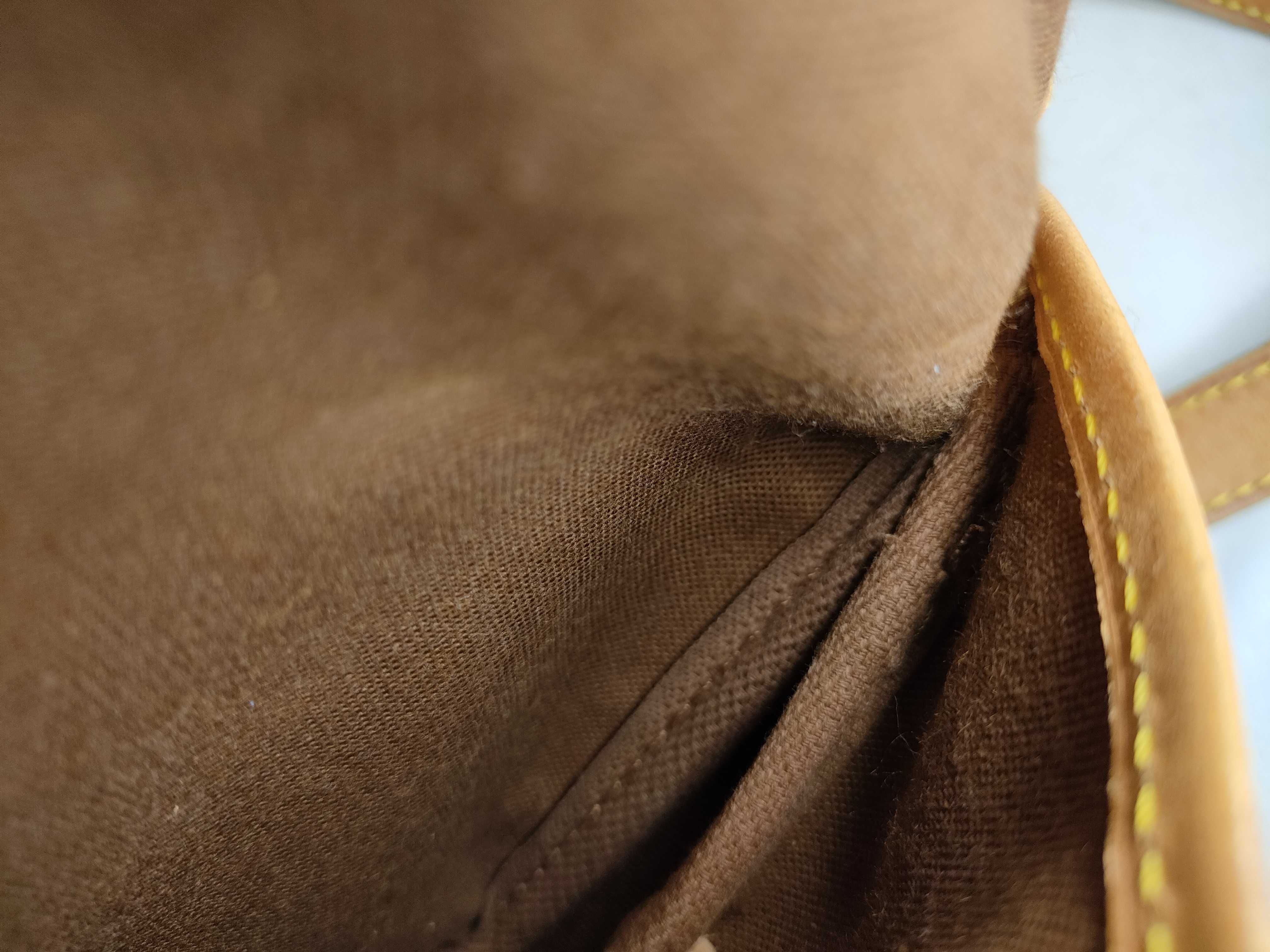 Monogram Saumur 30 Monogram M42256 Shoulder Bag — view 9