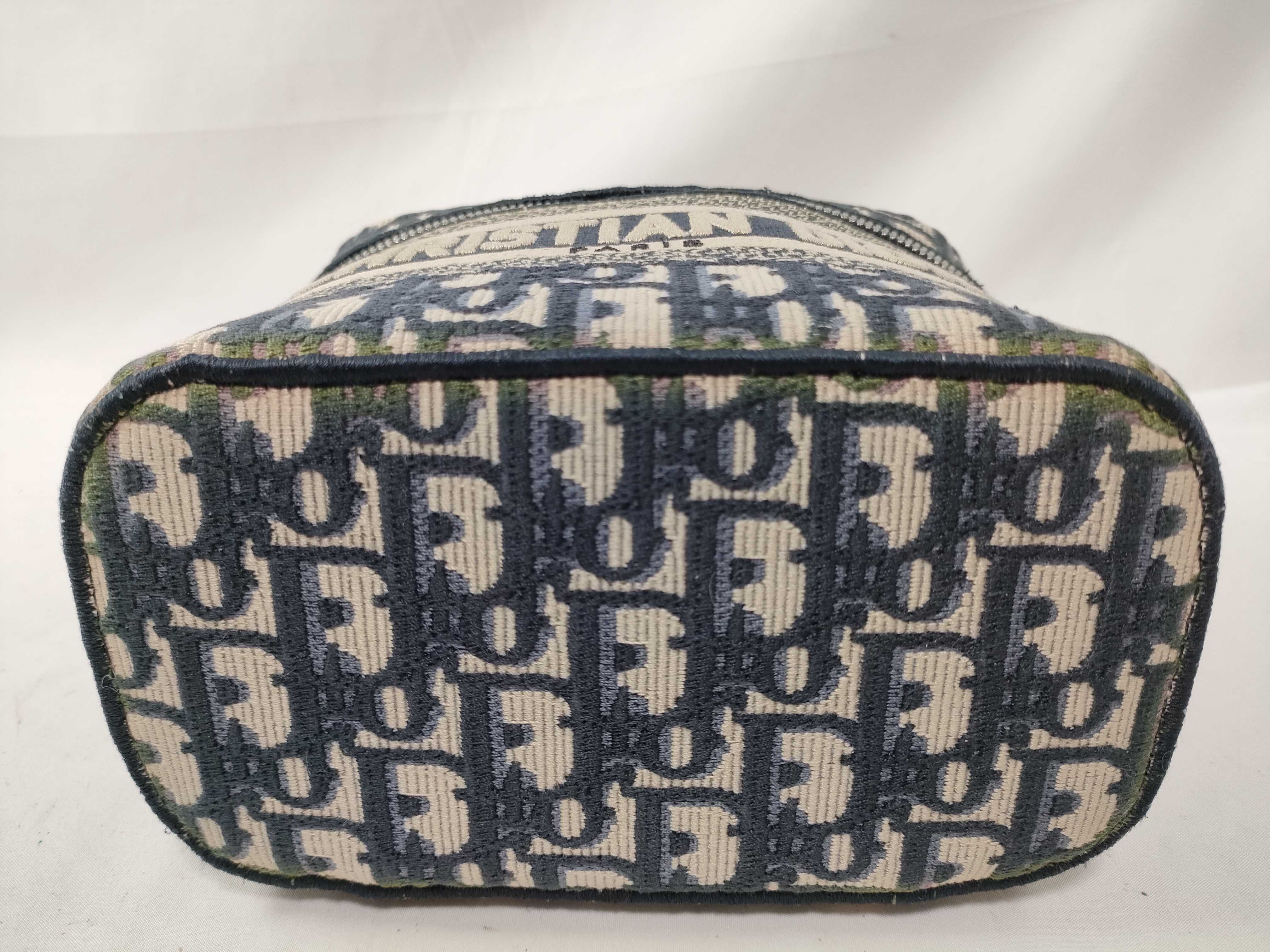 Oblique Canvas 2-Way Vanity Bag Navy x Green Vanity Bag — view 9