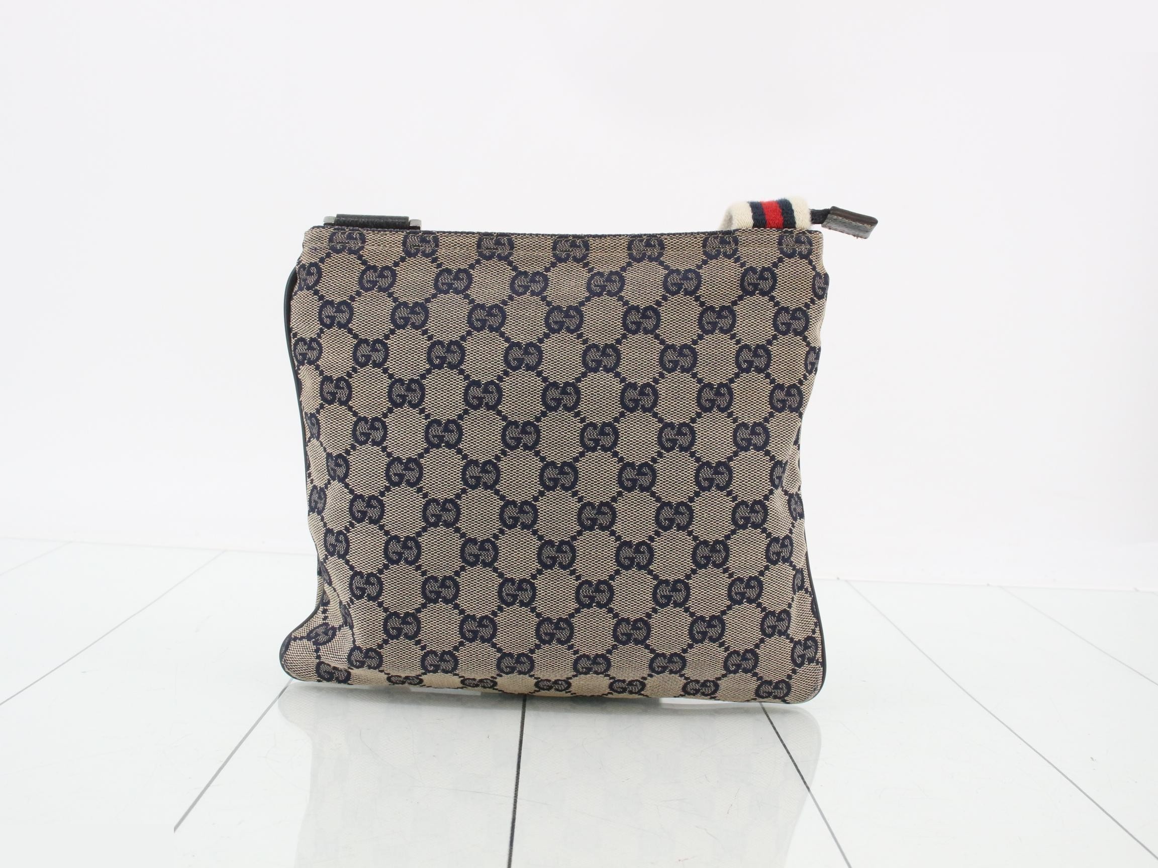GG Canvas Shoulder Bag — view 2