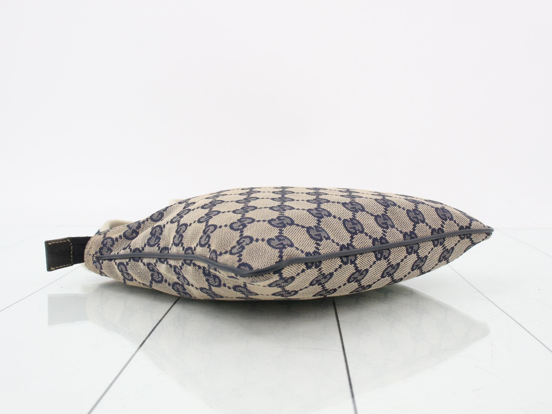 GG Canvas Shoulder Bag — view 5