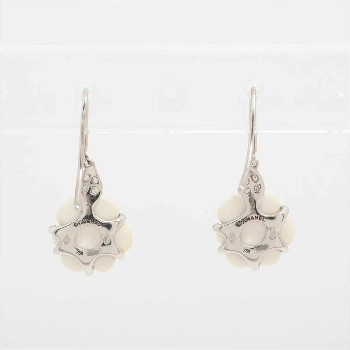 Camellia Diamond Chalcedony Earrings 750(WG) 3.9g S48400 Single Ear Post Distortion — view 2