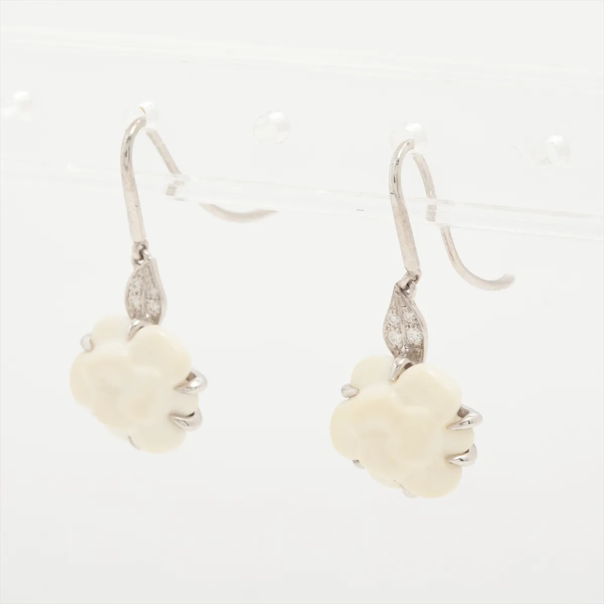 Camellia Diamond Chalcedony Earrings 750(WG) 3.9g S48400 Single Ear Post Distortion — view 3
