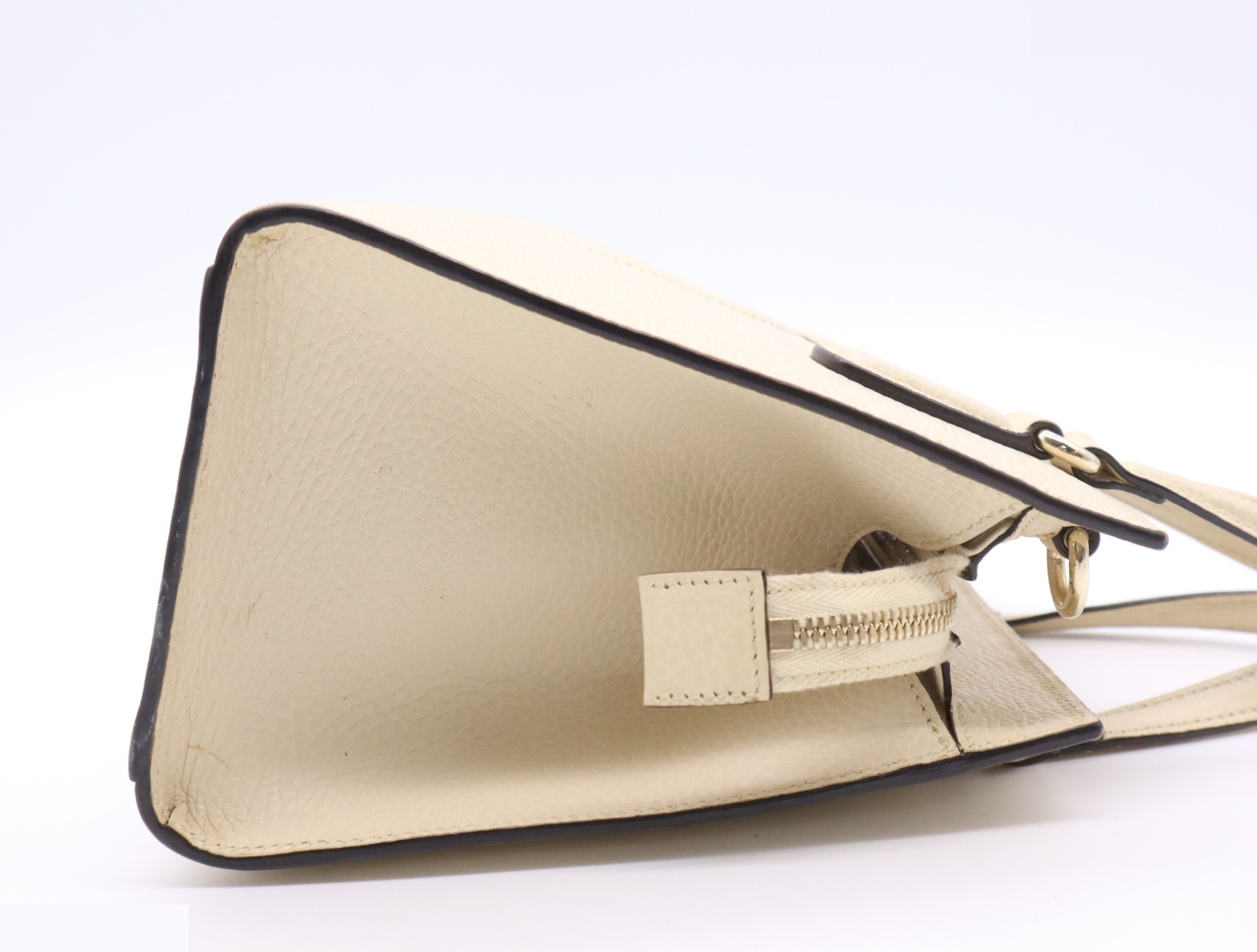 Soho handbag, Interlocking G, ivory — view 5