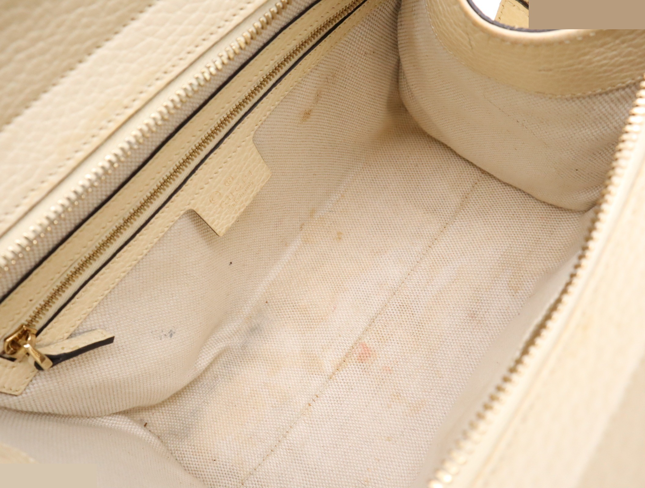 Soho handbag, Interlocking G, ivory — view 7