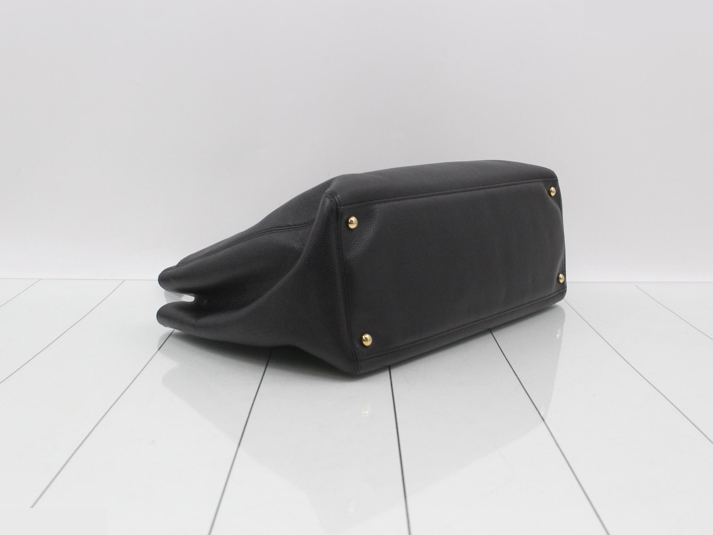 Executive La Caviar Skin Shoulder Bag — view 5