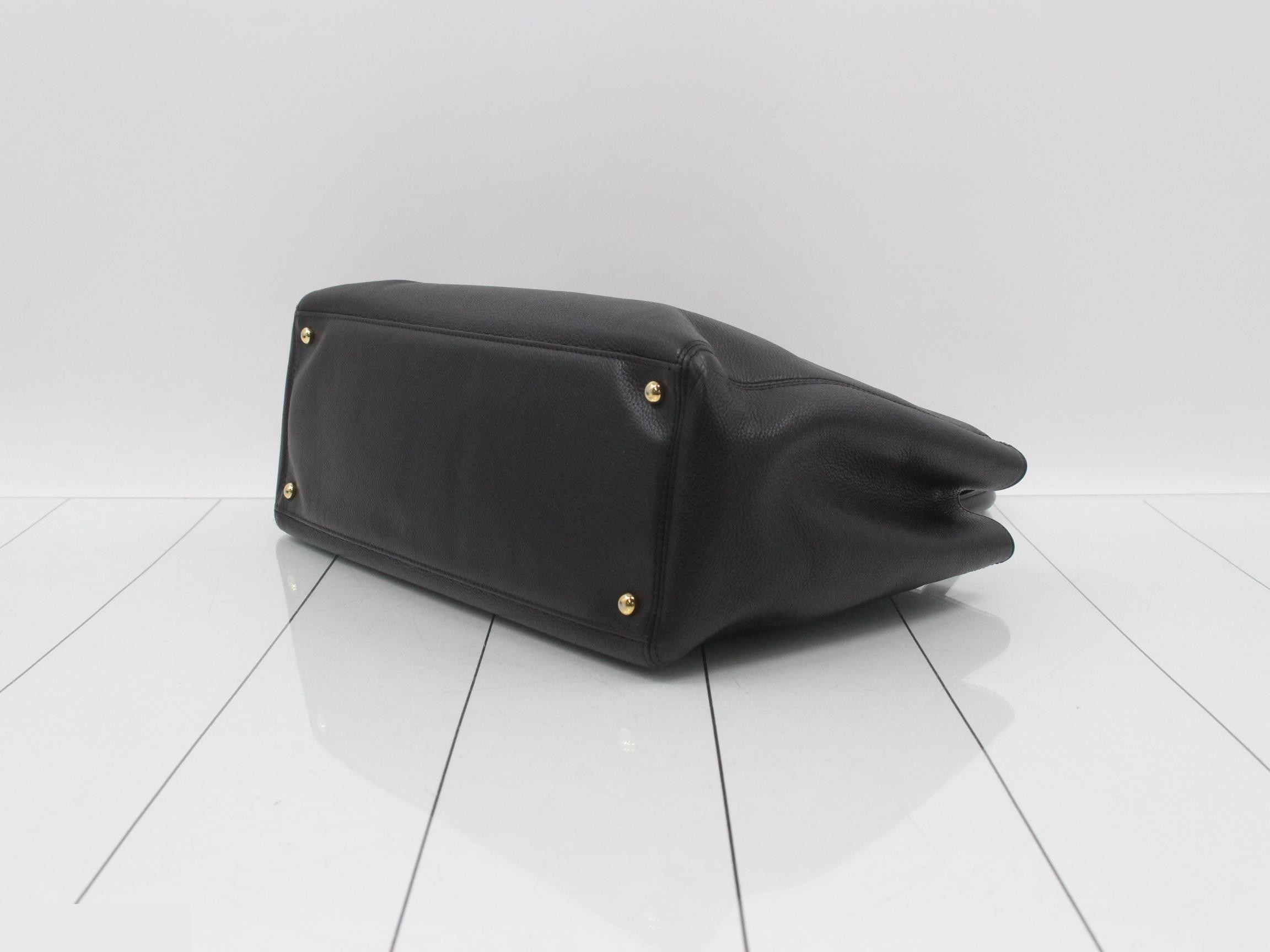 Executive La Caviar Skin Shoulder Bag — view 6