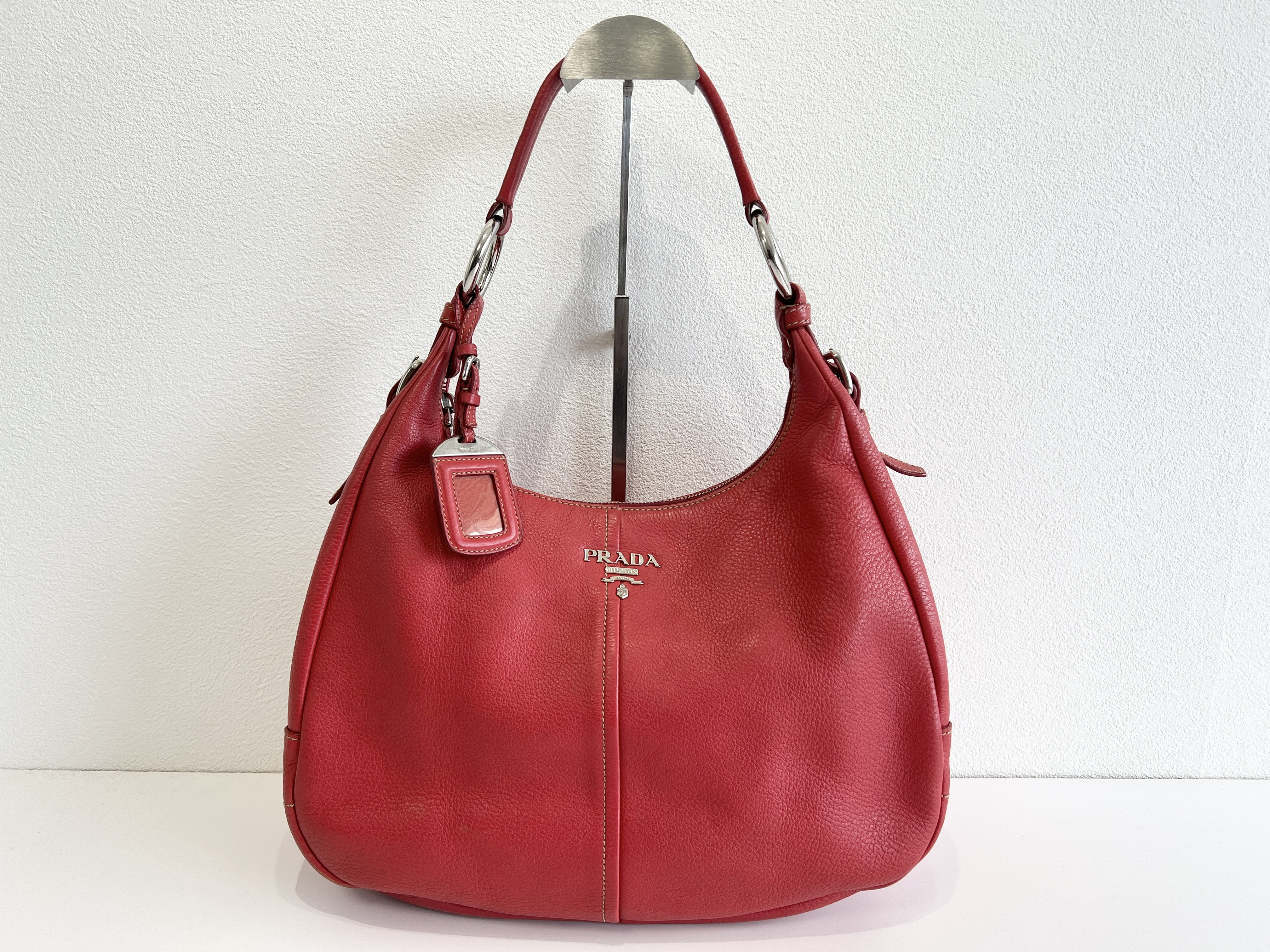 Vitello Daino Leather One-Shoulder Bag