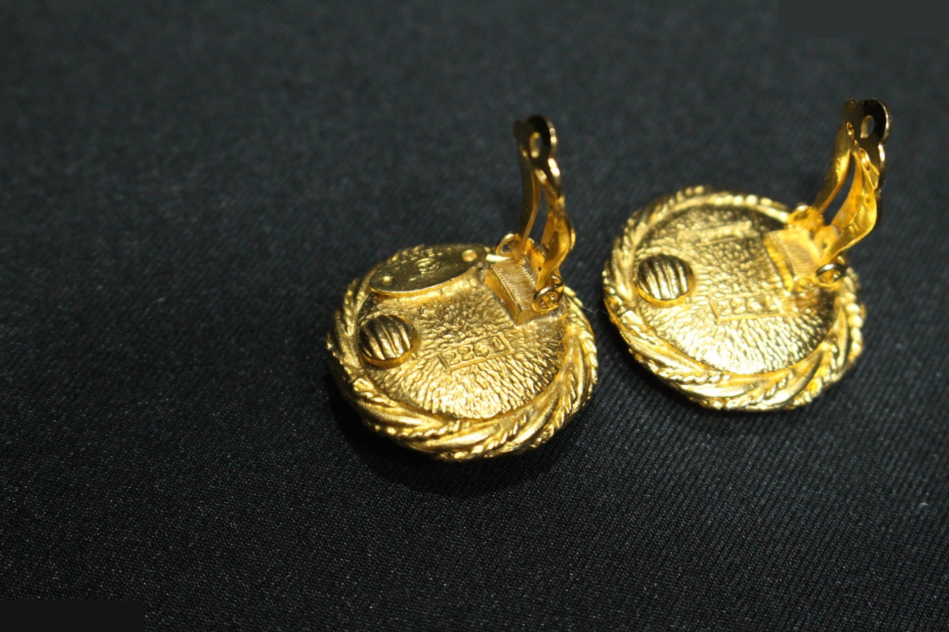 Vintage twisted rope earrings — view 3