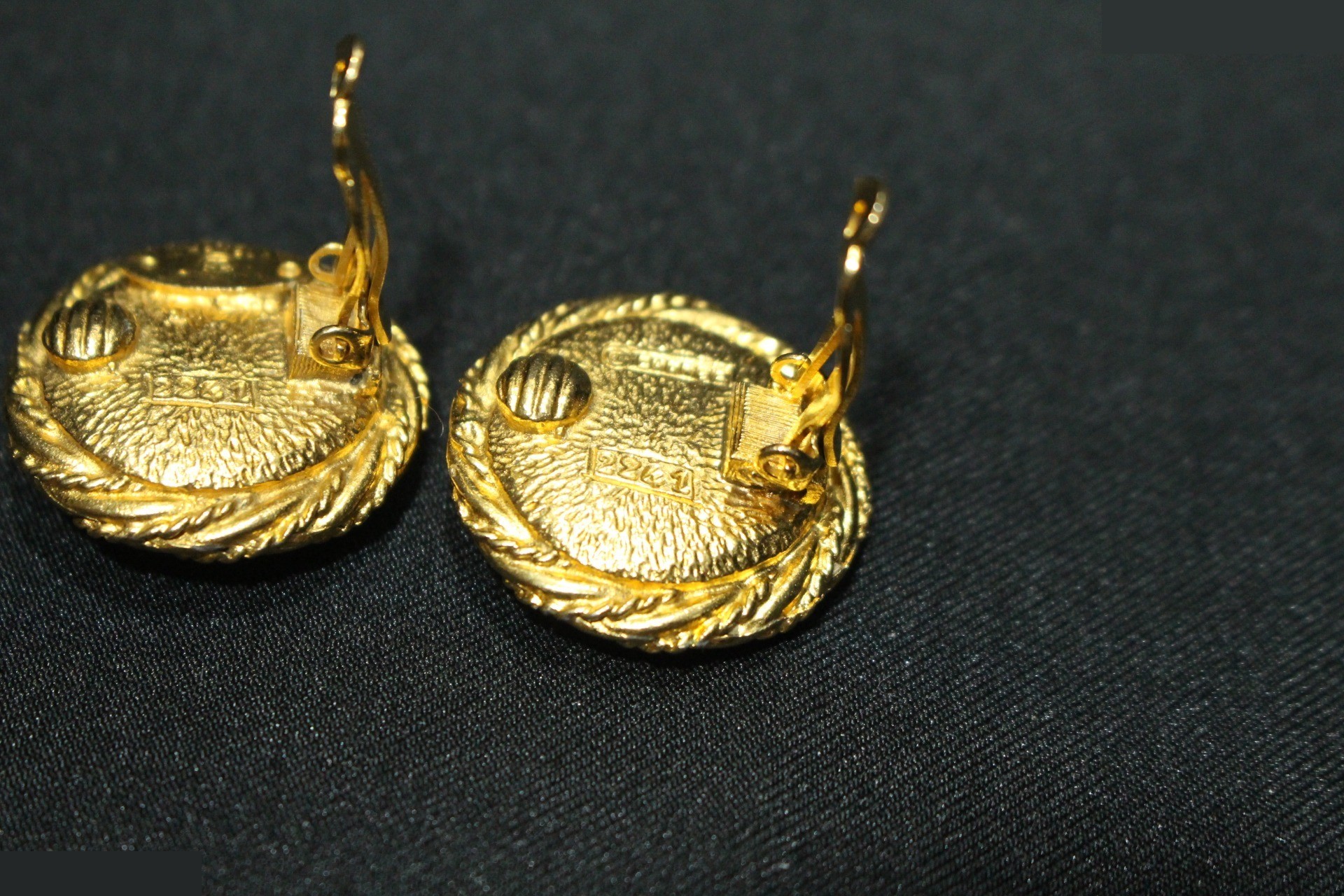 Vintage twisted rope earrings — view 4