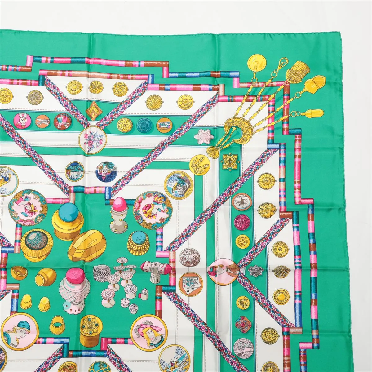 Carre 90 Petite main seamstress scarf silk green — view 3