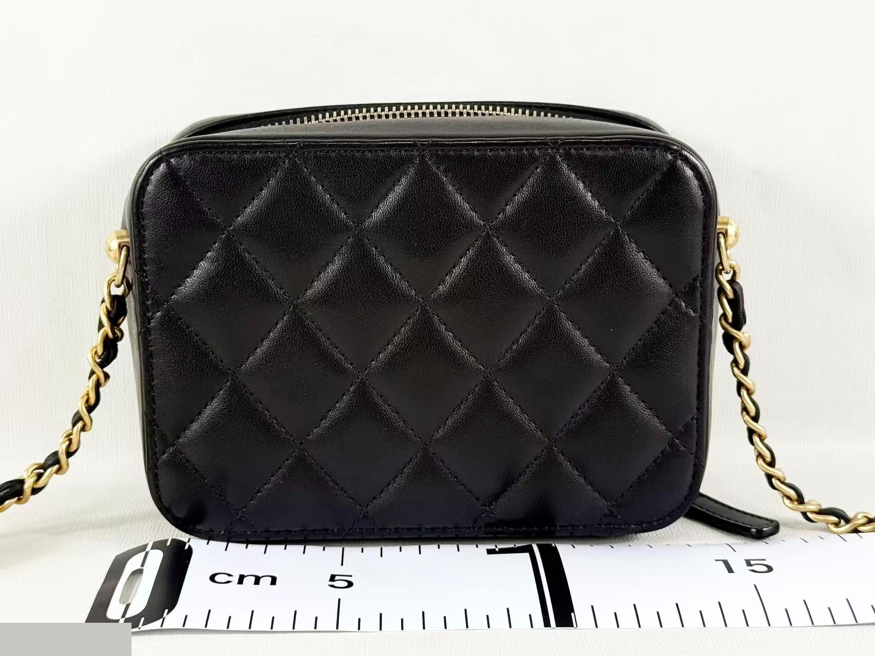 Black Matelassé Crushed Camera Shoulder Bag, W15cm (approx.), Serial Number 31 — view 3