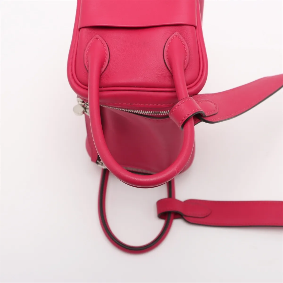 [Individually packaged] Hermes Lindy Mini 20 Verso Veau Swift Framboise x Chocolat Silver Hardware Z: 2021 — view 5
