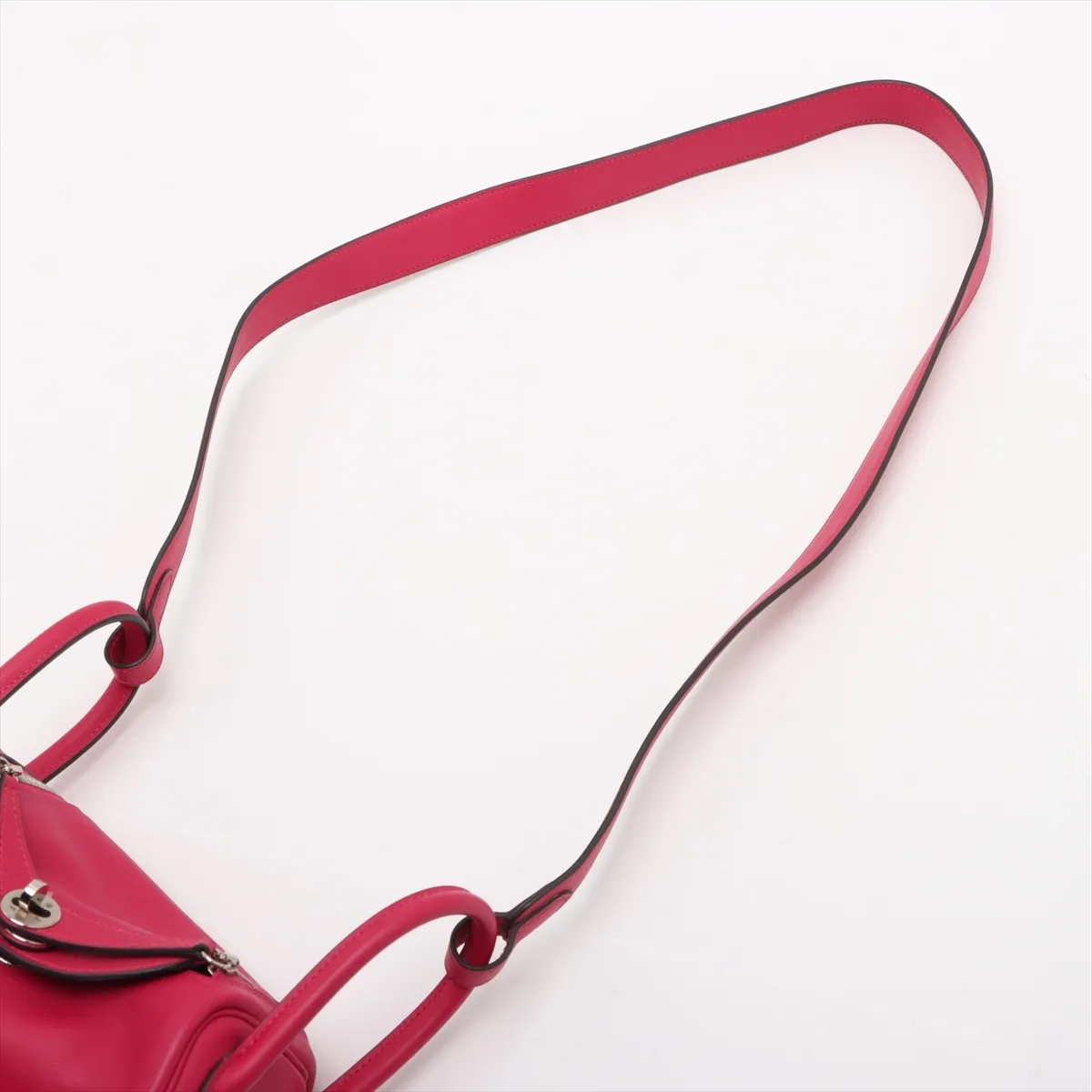 [Individually packaged] Hermes Lindy Mini 20 Verso Veau Swift Framboise x Chocolat Silver Hardware Z: 2021 — view 7