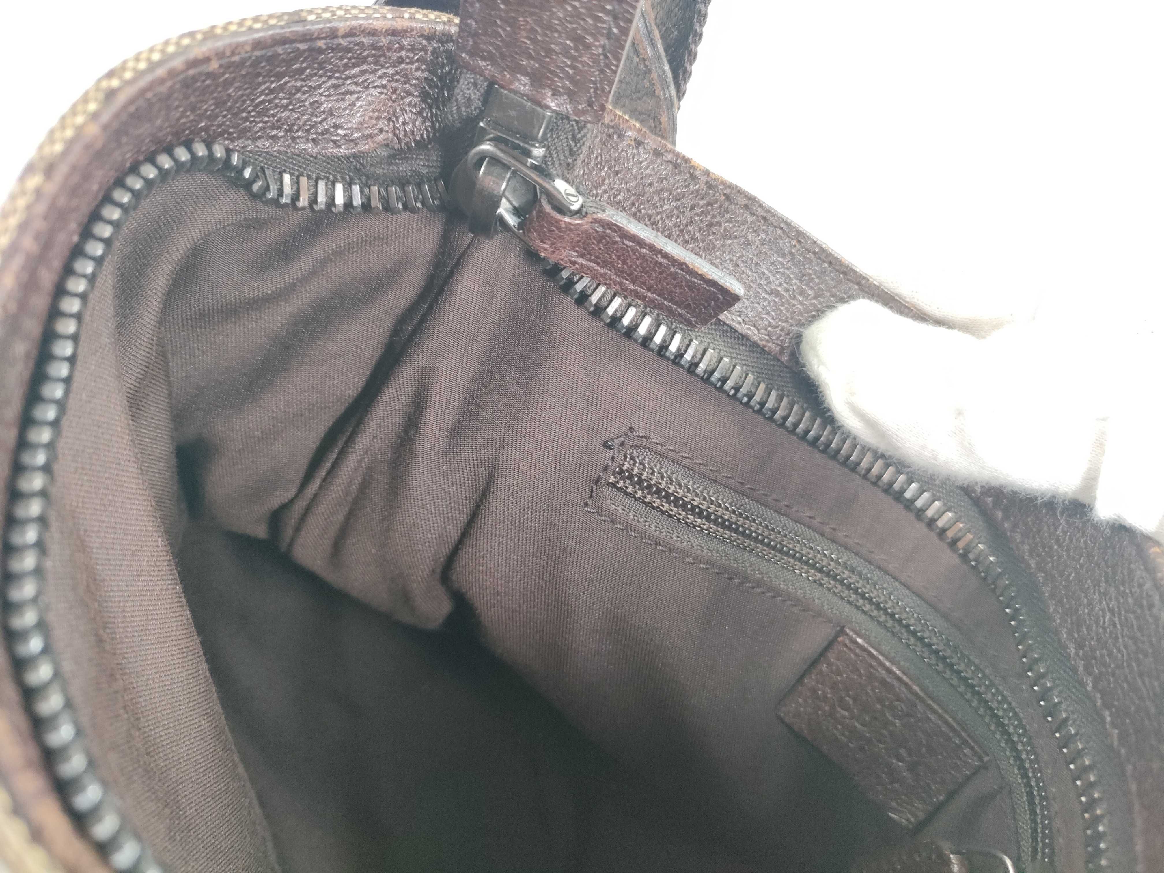 GG Canvas Shoulder Bag — view 11