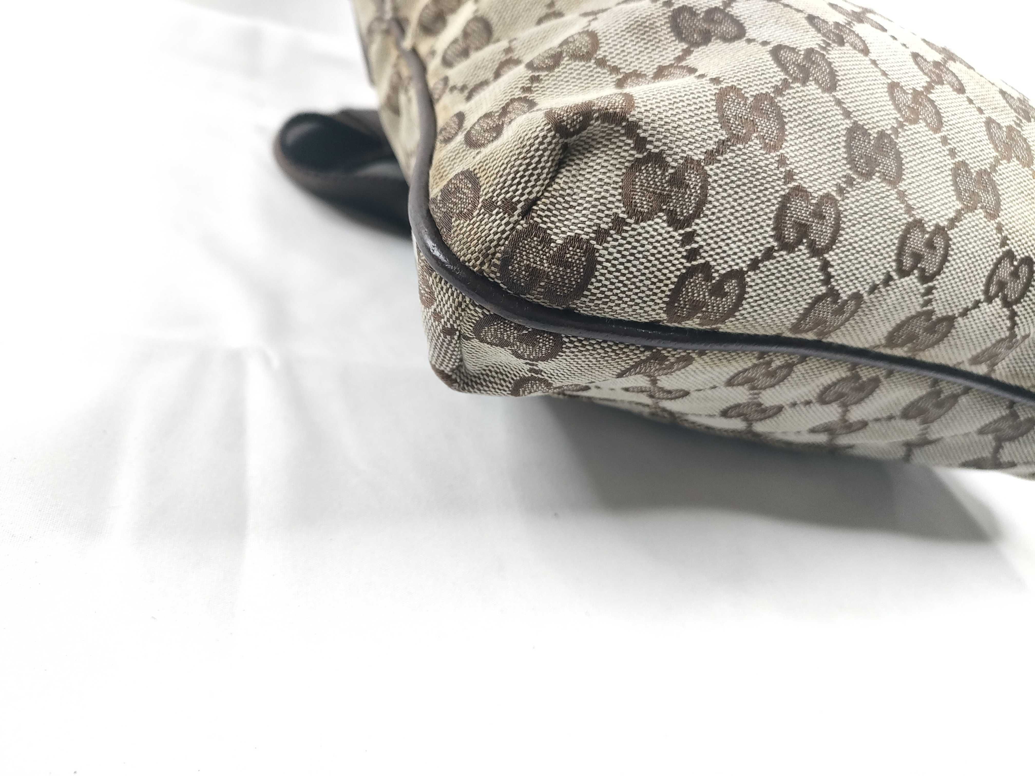 GG Canvas Shoulder Bag — view 3