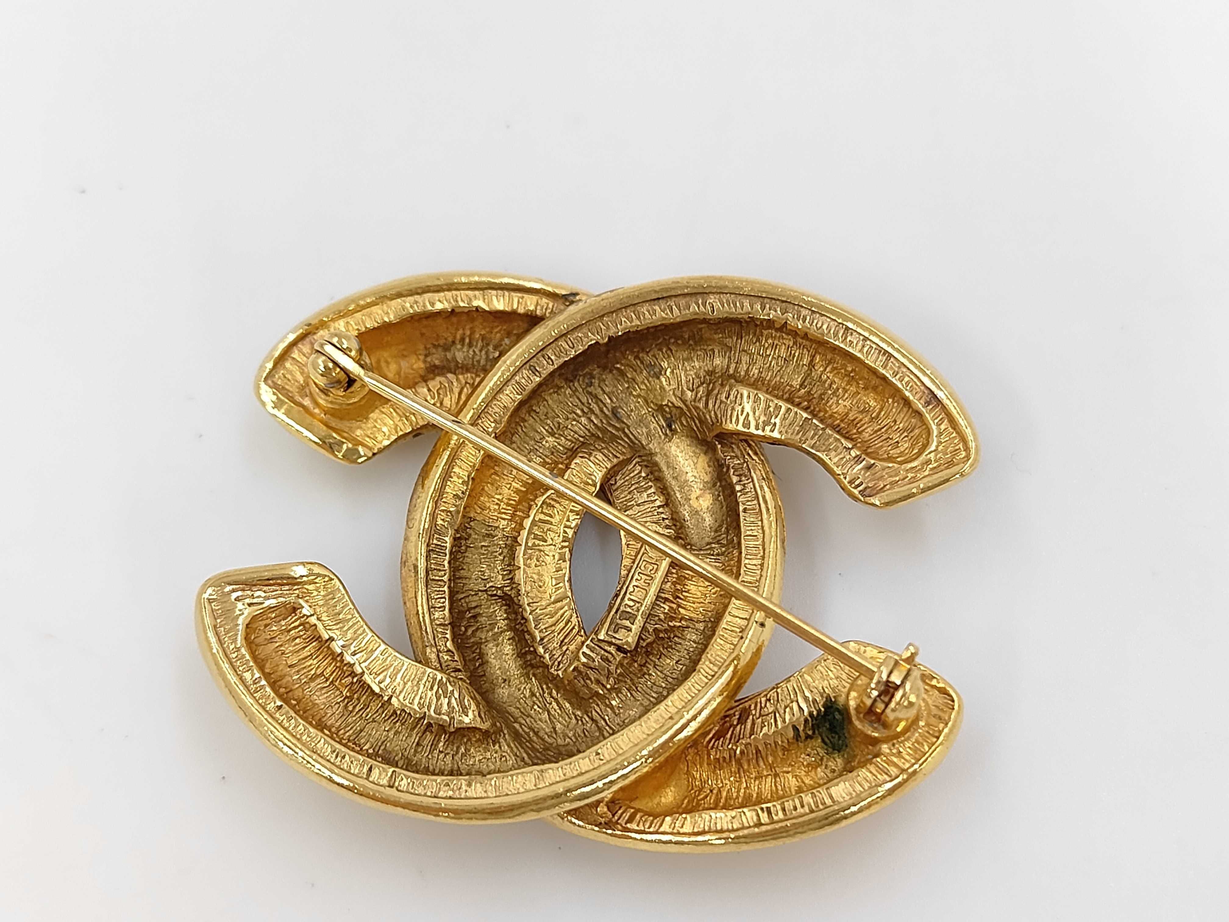 Coco Mark Matelassé Brooch, Gold, with dust bag. — view 2