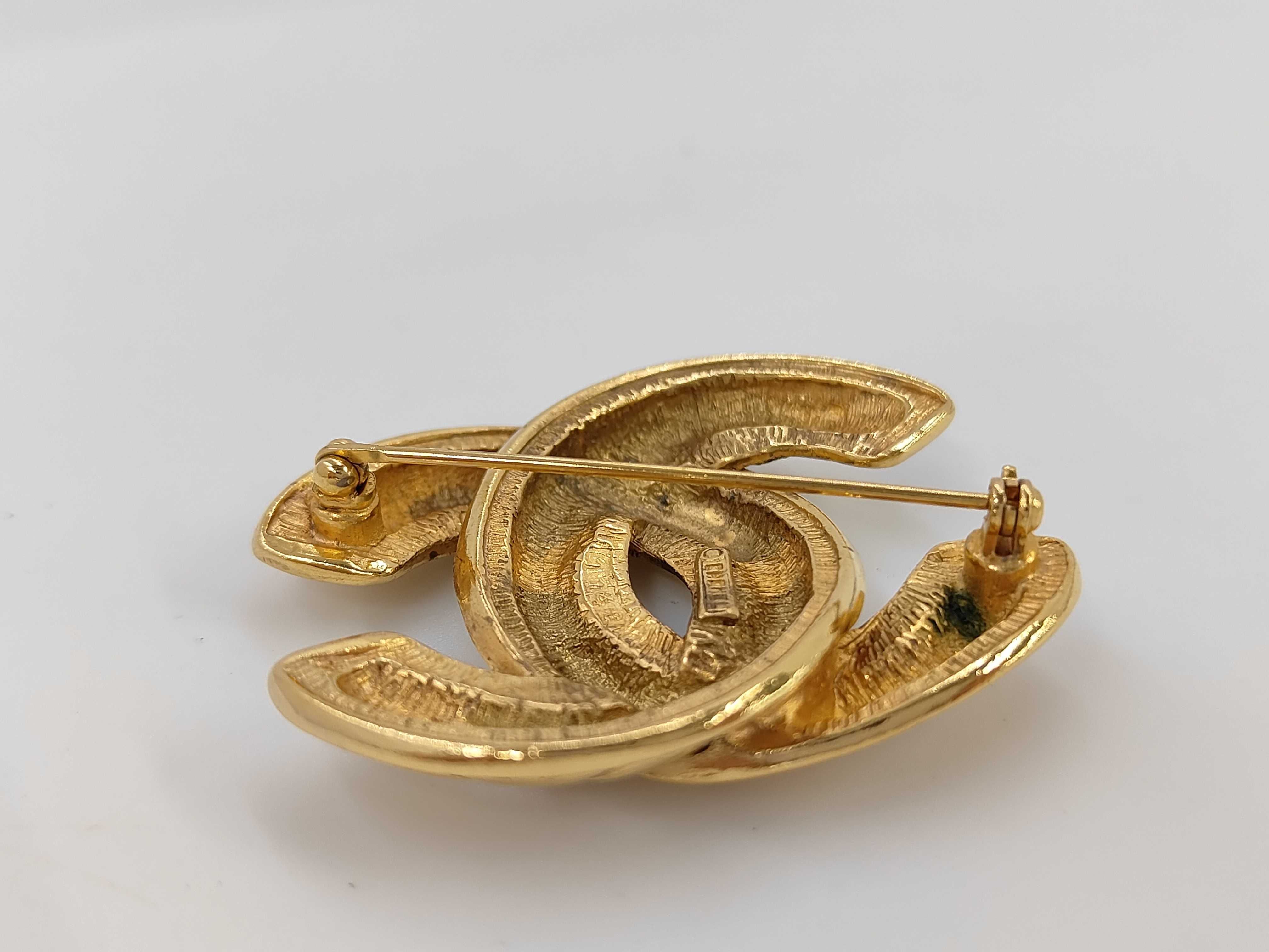Coco Mark Matelassé Brooch, Gold, with dust bag. — view 3