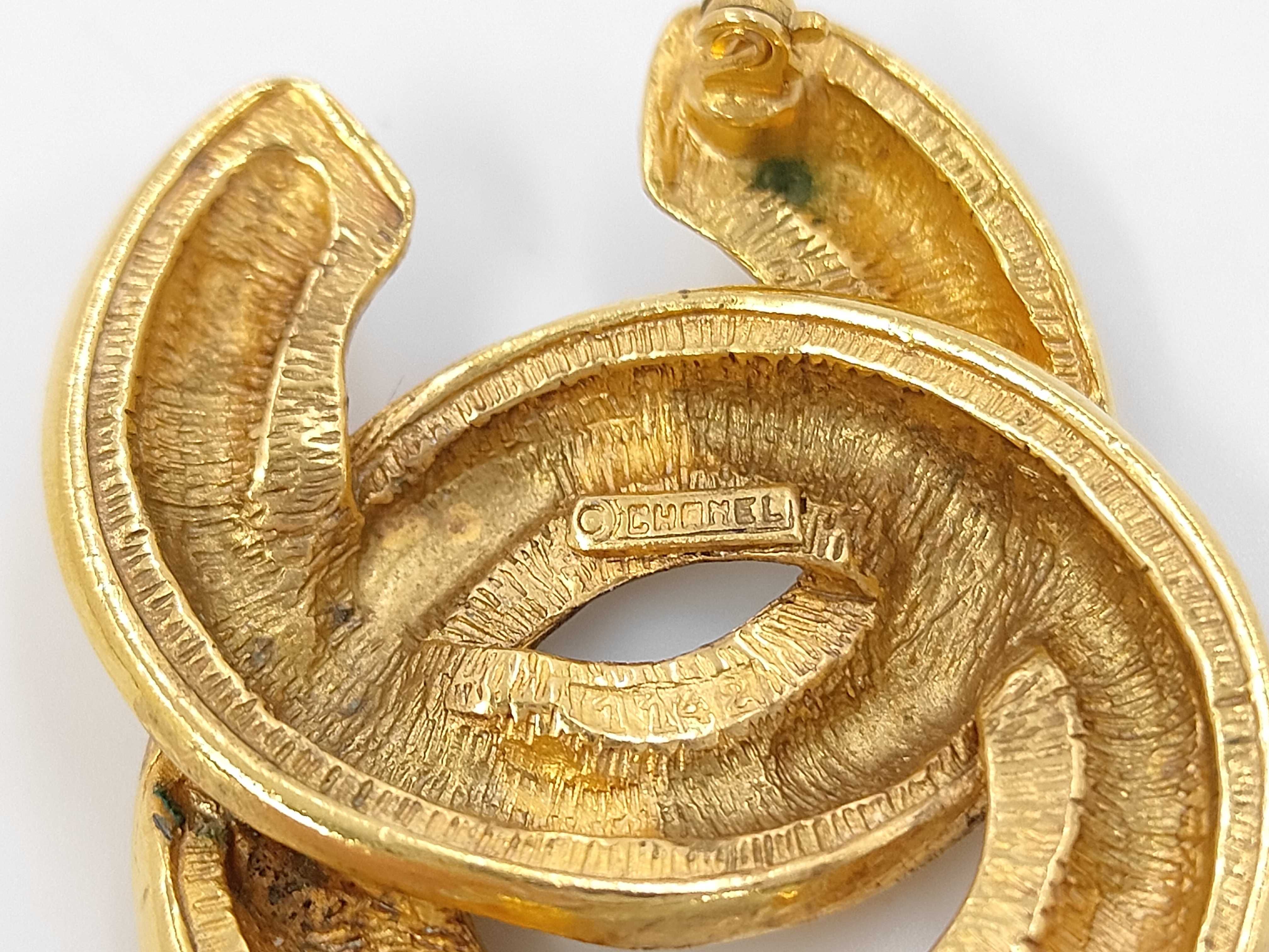 Coco Mark Matelassé Brooch, Gold, with dust bag. — view 5