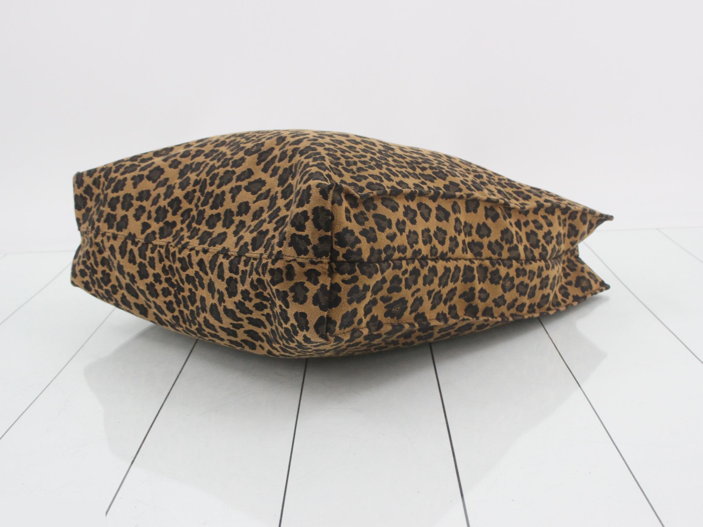 Leopard — view 6
