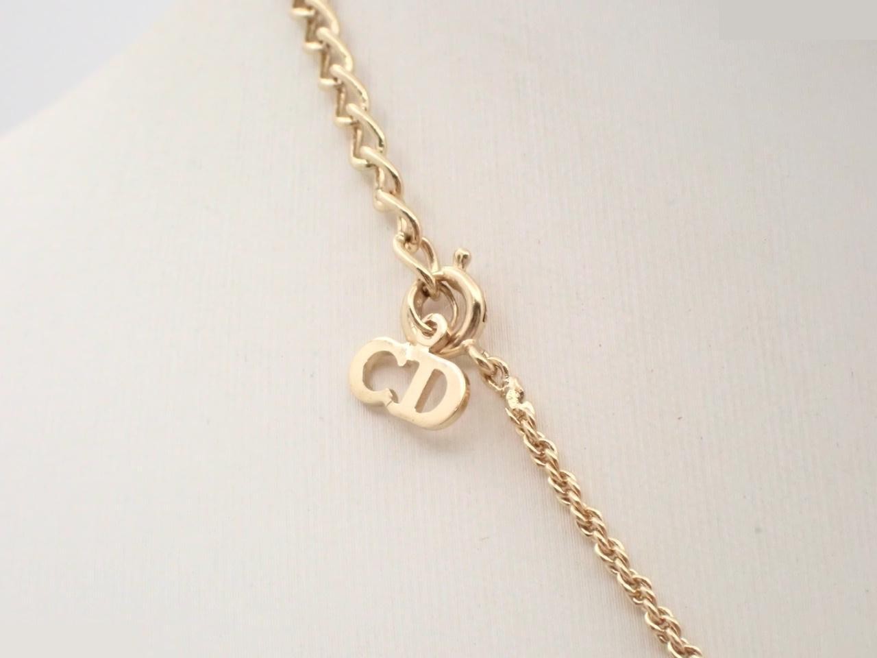 Other line: Precious metals, necklaces, pendants, neck circumference approximately 47cm. — view 2