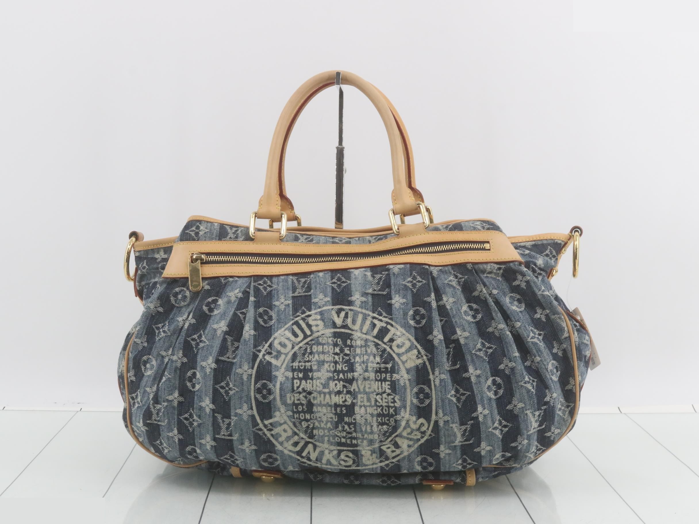 Cabas Raye GM Denim Blue M95336 with Charm