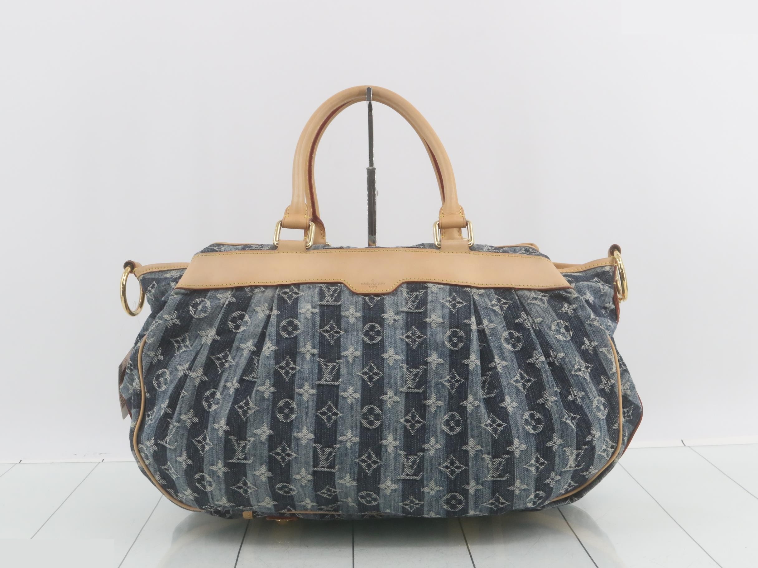 Cabas Raye GM Denim Blue M95336 with Charm — view 2