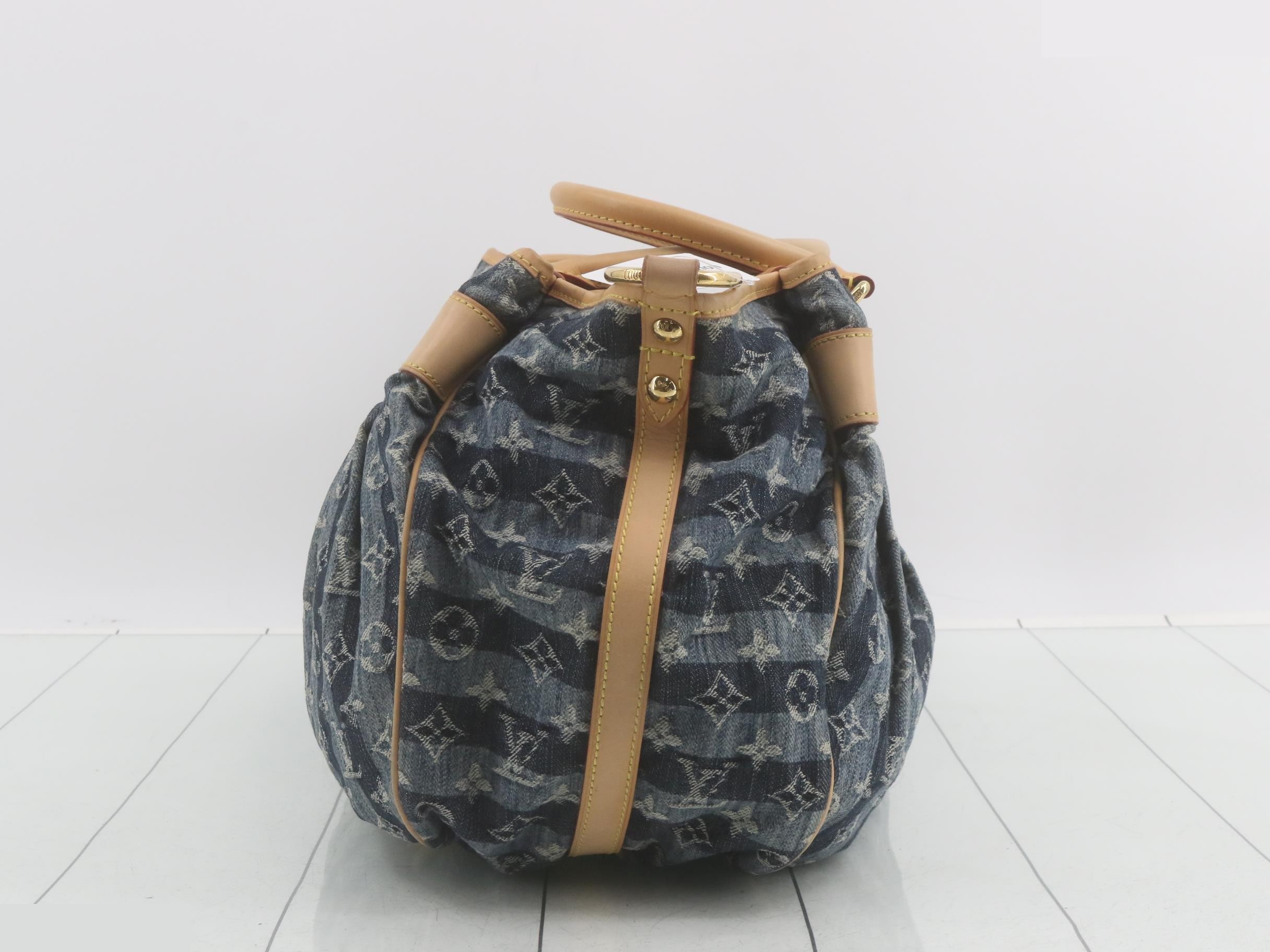 Cabas Raye GM Denim Blue M95336 with Charm — view 3