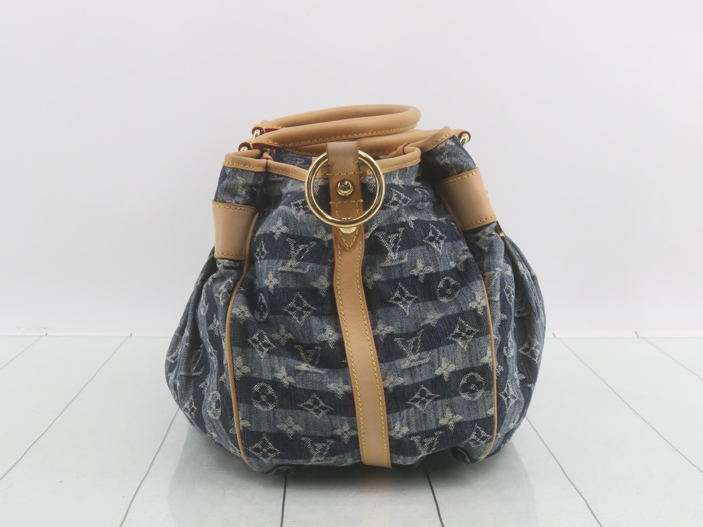 Cabas Raye GM Denim Blue M95336 with Charm — view 4