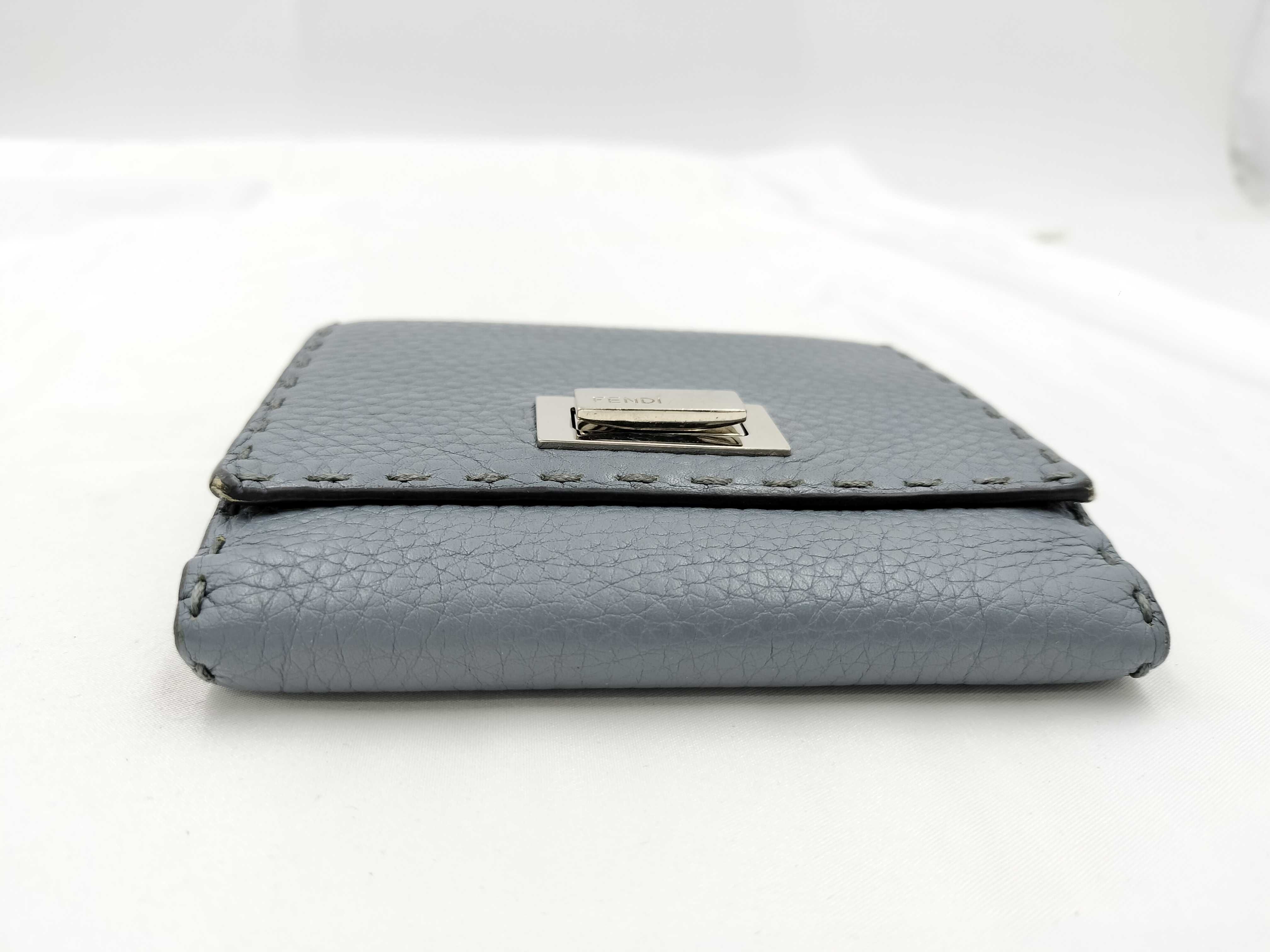 Turnlock Folding Wallet — view 3