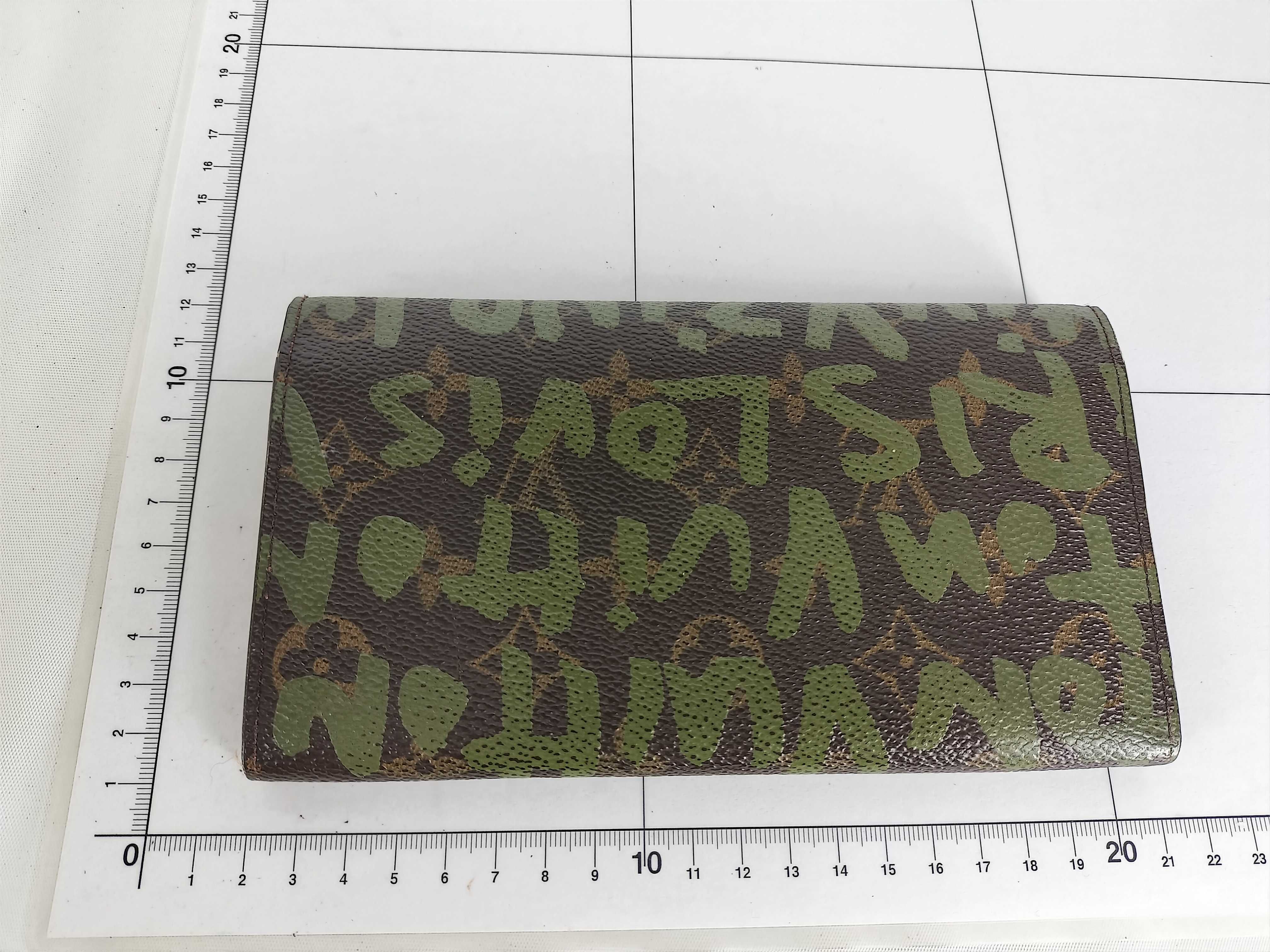 Monogram Graffiti Pochette Portemonnaie Credit M92188 Wallet — view 14