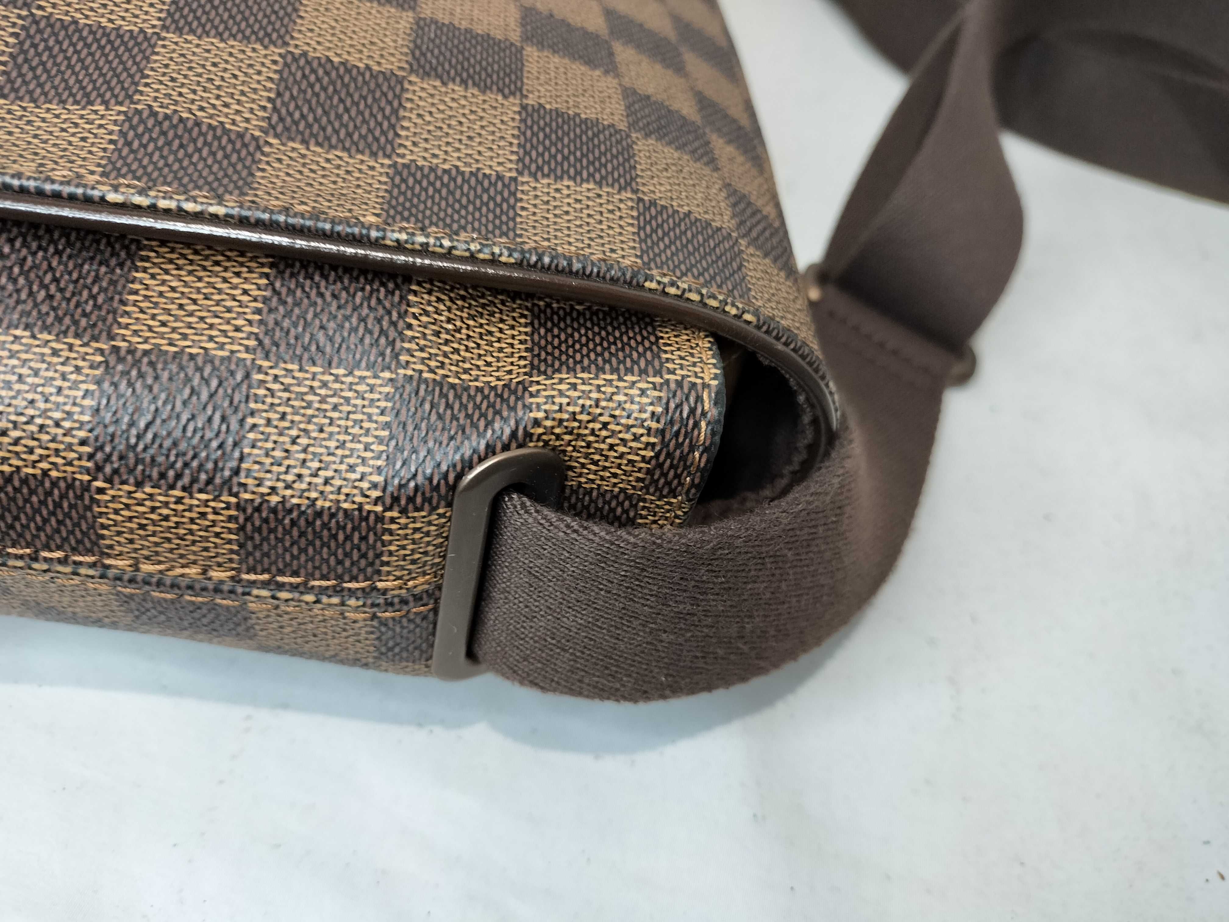 Damier N51211 Brooklyn MM Shoulder Bag — view 6